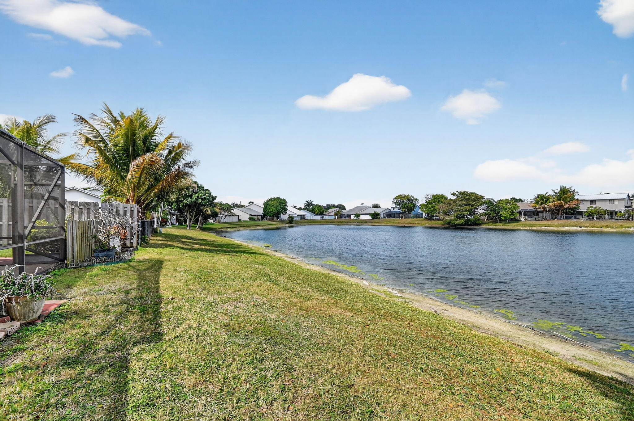 STRAWBERRY LAKES - Residential