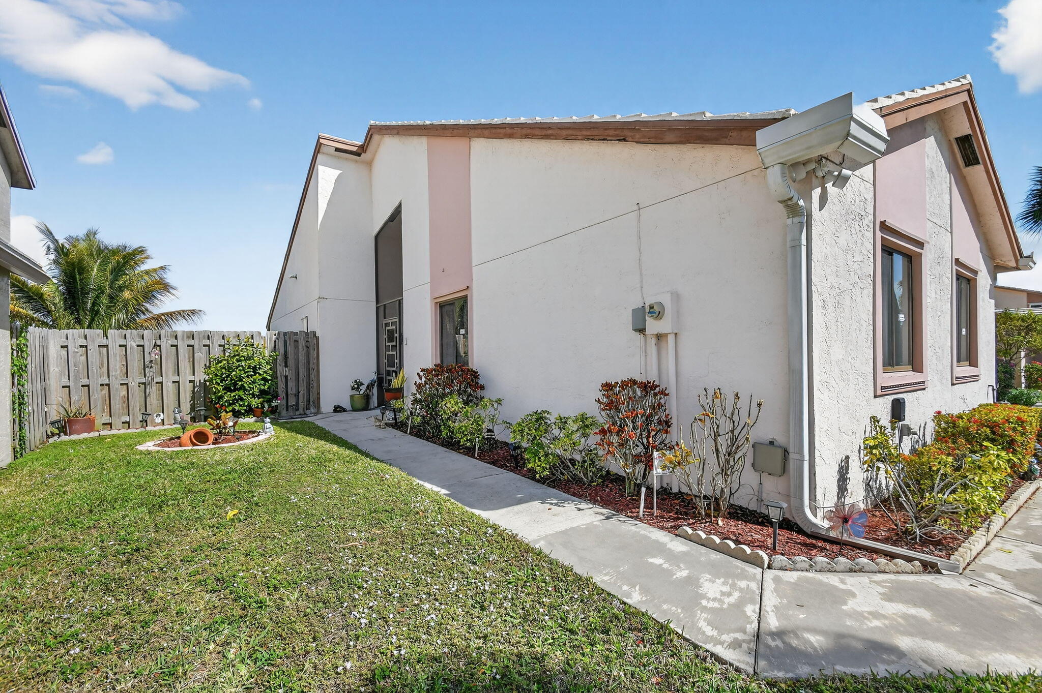 STRAWBERRY LAKES - Residential