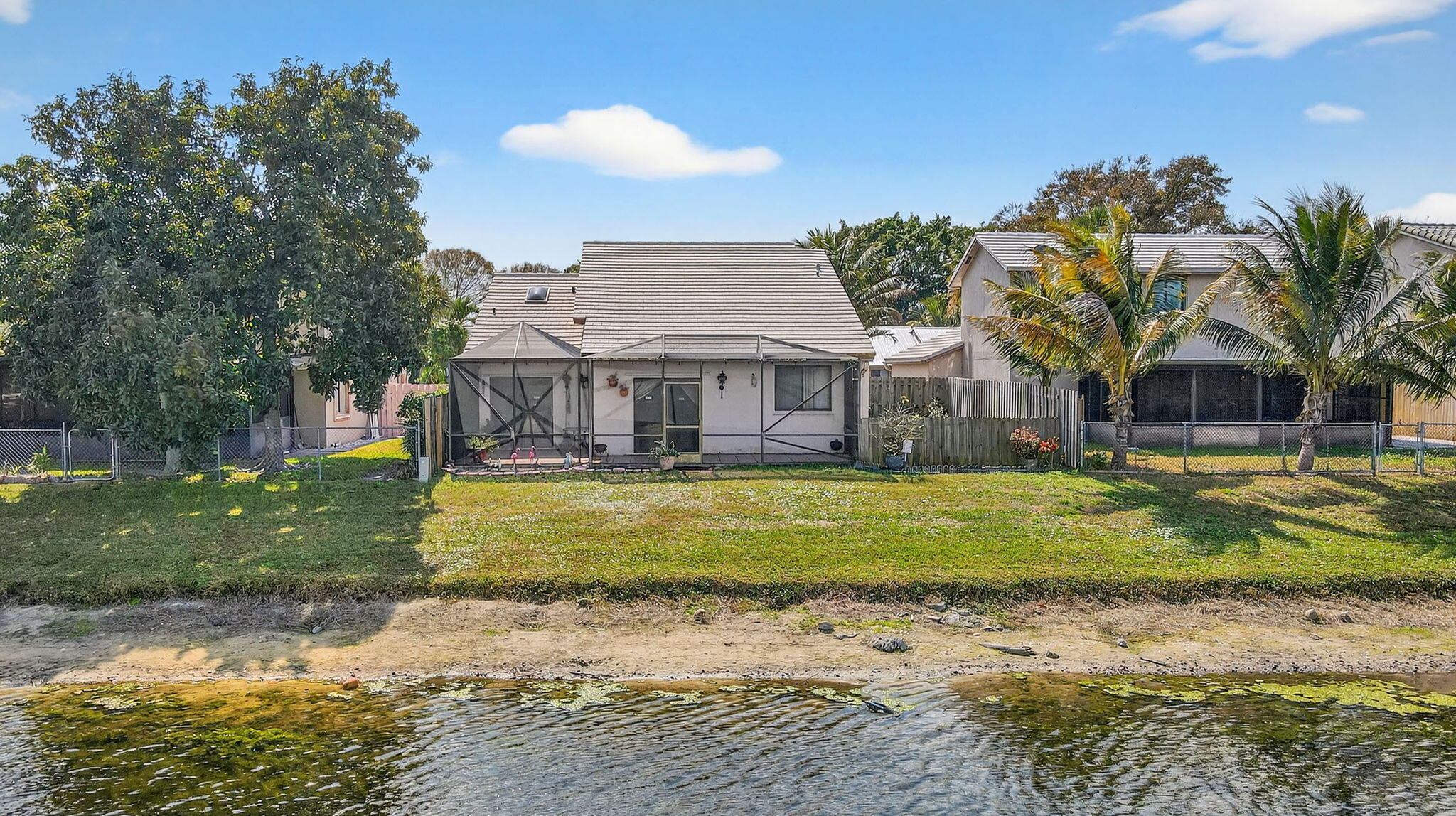 STRAWBERRY LAKES - Residential