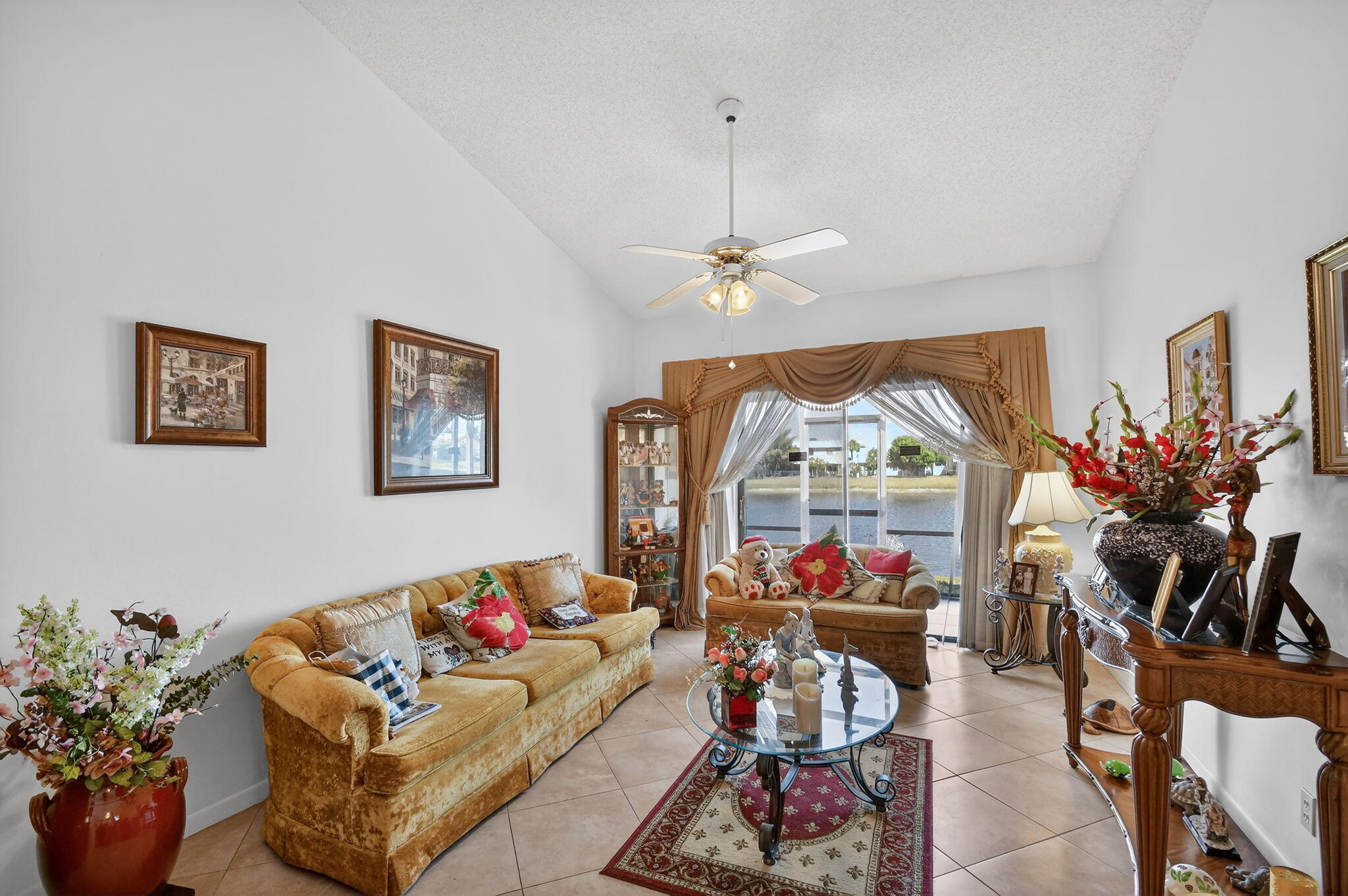 STRAWBERRY LAKES - Residential