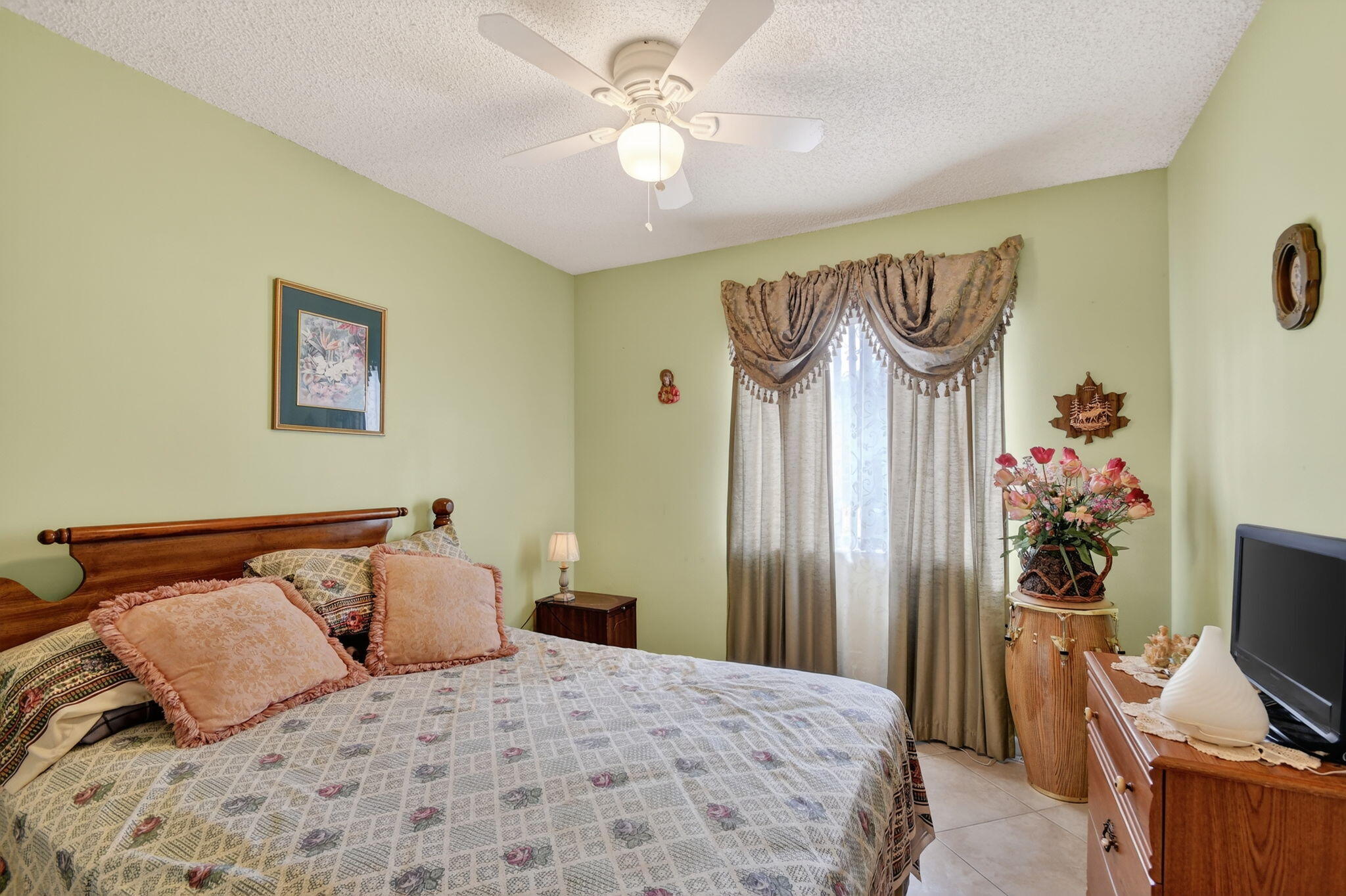 STRAWBERRY LAKES - Residential