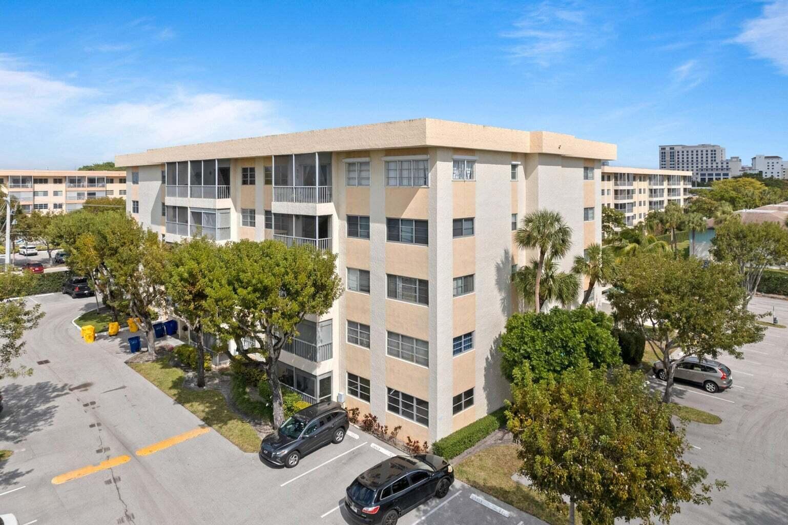 This nicely renovated 2-bedroom, 2-bathroom condo is in a fantastic East Boca location. You'll be just minutes away from downtown Boca Raton, Mizner Park, Florida Atlantic University (FAU), shopping, restaurants, and the beach.The condo features a freshly painted interior, white cabinets, and stainless steel appliances. For convenience, a washer and dryer are available on each floor of the secure building.Building updates are nearly complete, with concrete restoration and brand-new paint and carpeting in the hallways.