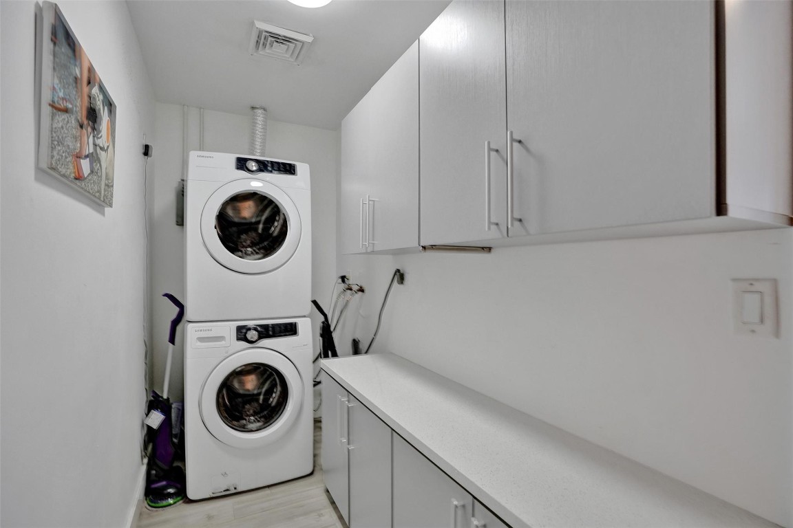 HILLSBORO SHORES SEC B - Residential