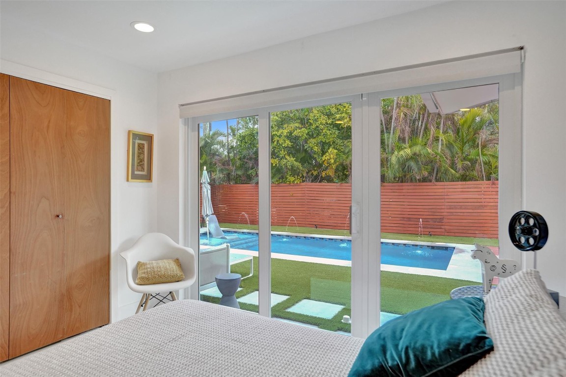 HILLSBORO SHORES SEC B - Residential