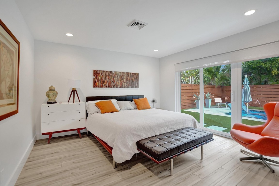 HILLSBORO SHORES SEC B - Residential