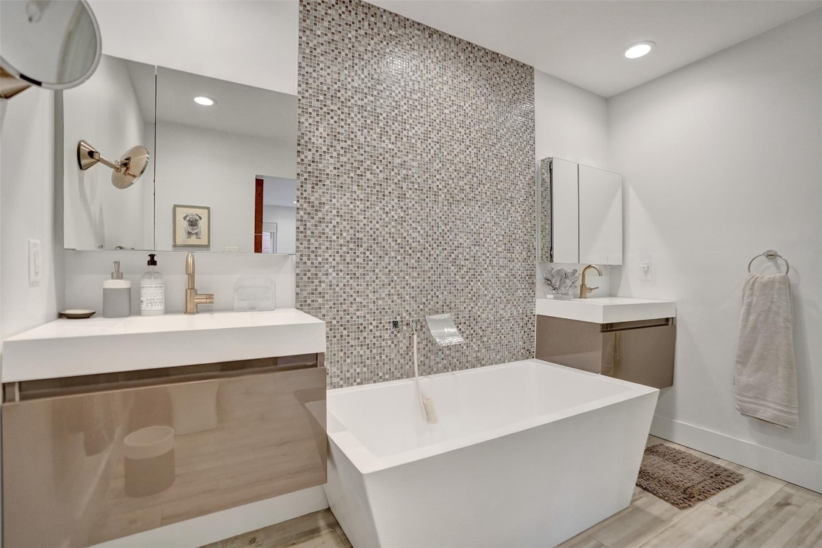 HILLSBORO SHORES SEC B - Residential