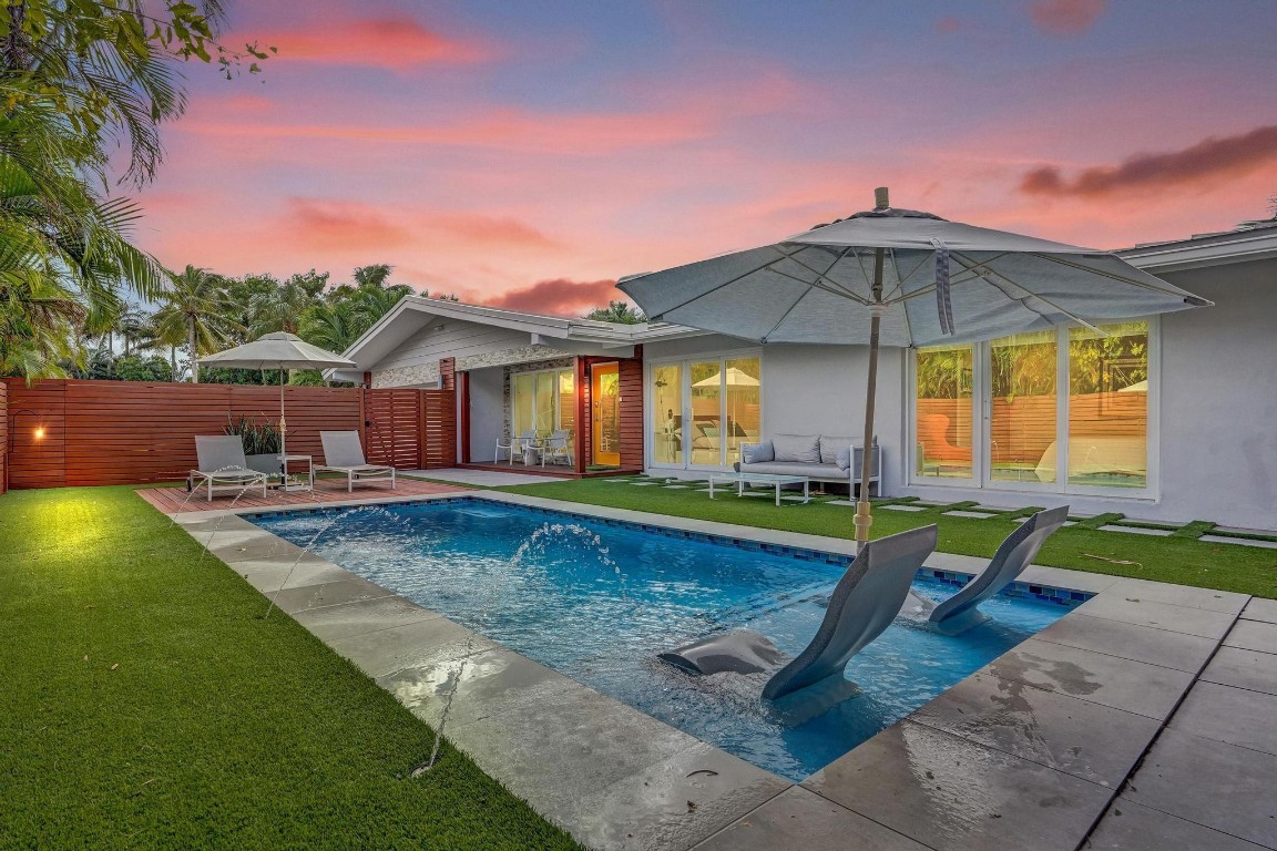 HILLSBORO SHORES SEC B - Residential