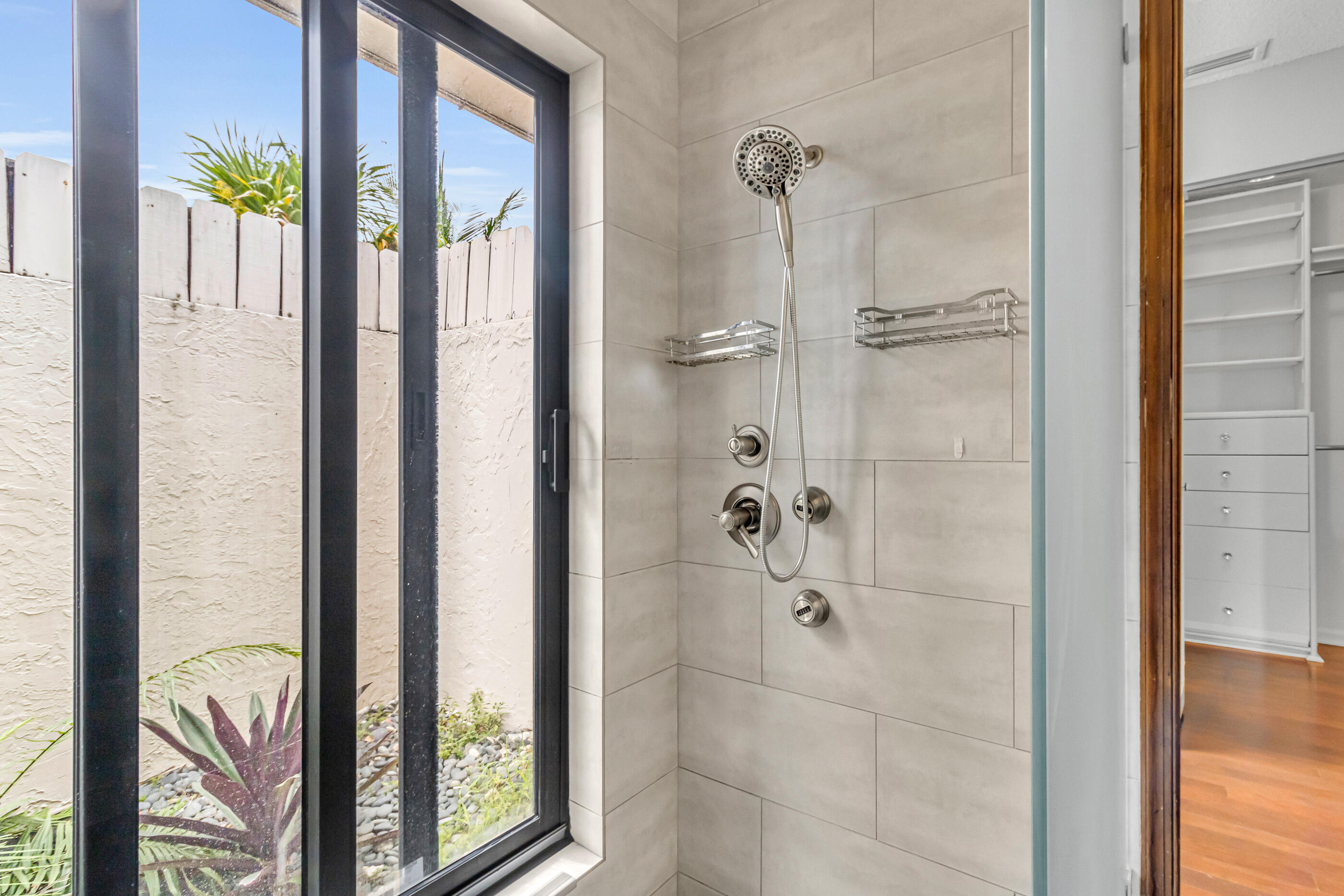 JACARANDA LAKES SECTION SEVEN - Residential