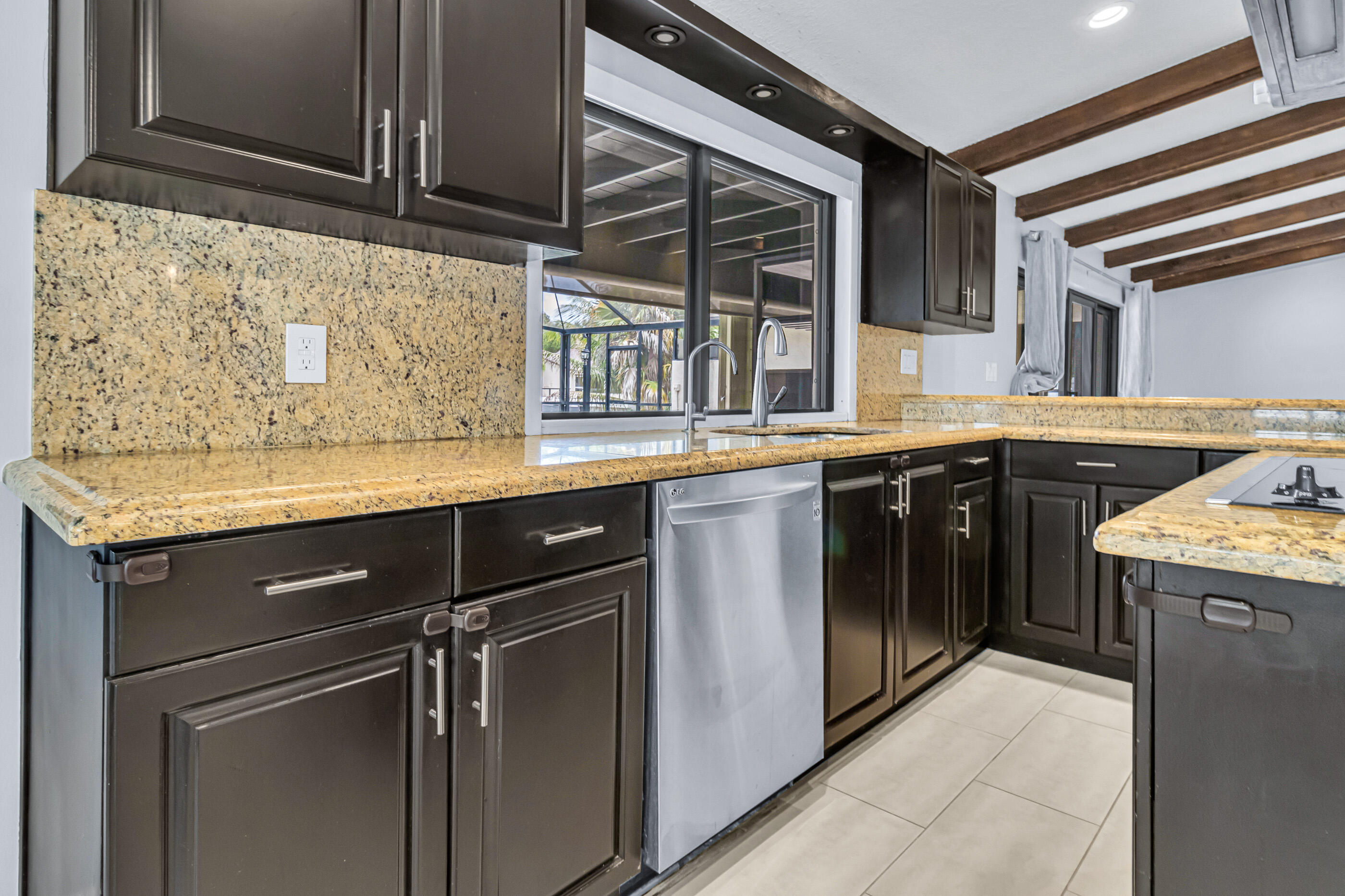 JACARANDA LAKES SECTION SEVEN - Residential