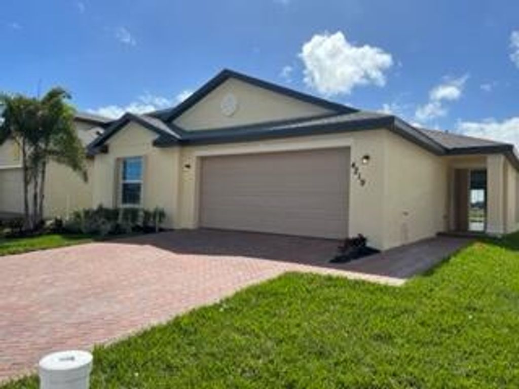 Photo of 4219 Abernathy Way, Fort Pierce, FL 34947 (MLS # R10781667)