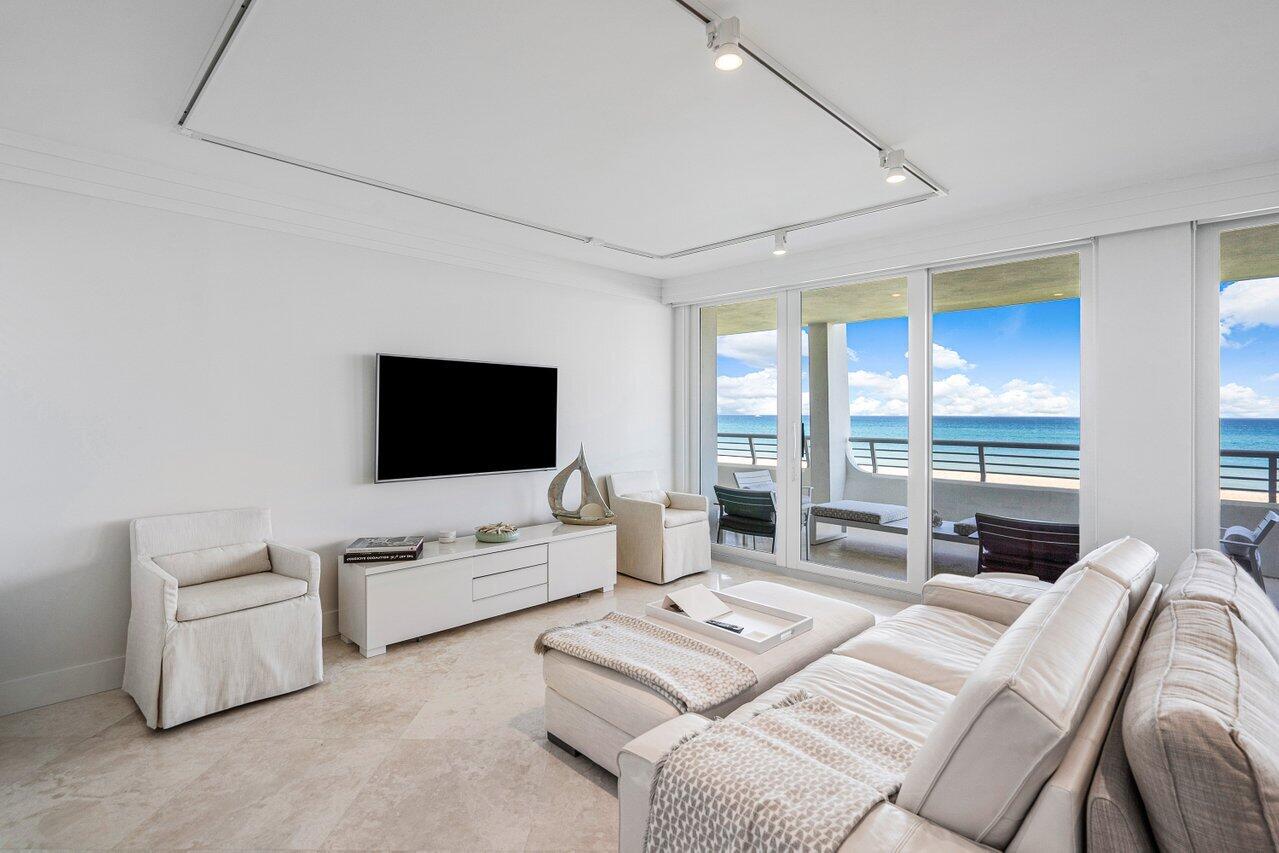 TWENTY SIX HUNDRED COND - Residential