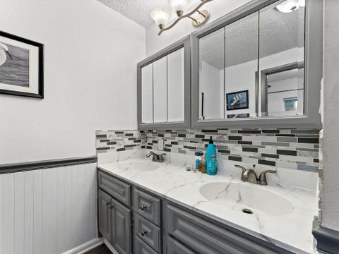 Tiny photo for 1916 RIO VISTA Drive, Fort Pierce, FL 34949 (MLS # B26088585)
