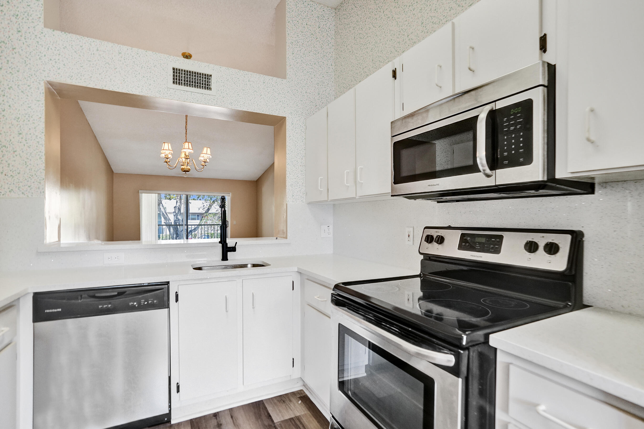 TRENT CONDOMINIUM - Residential