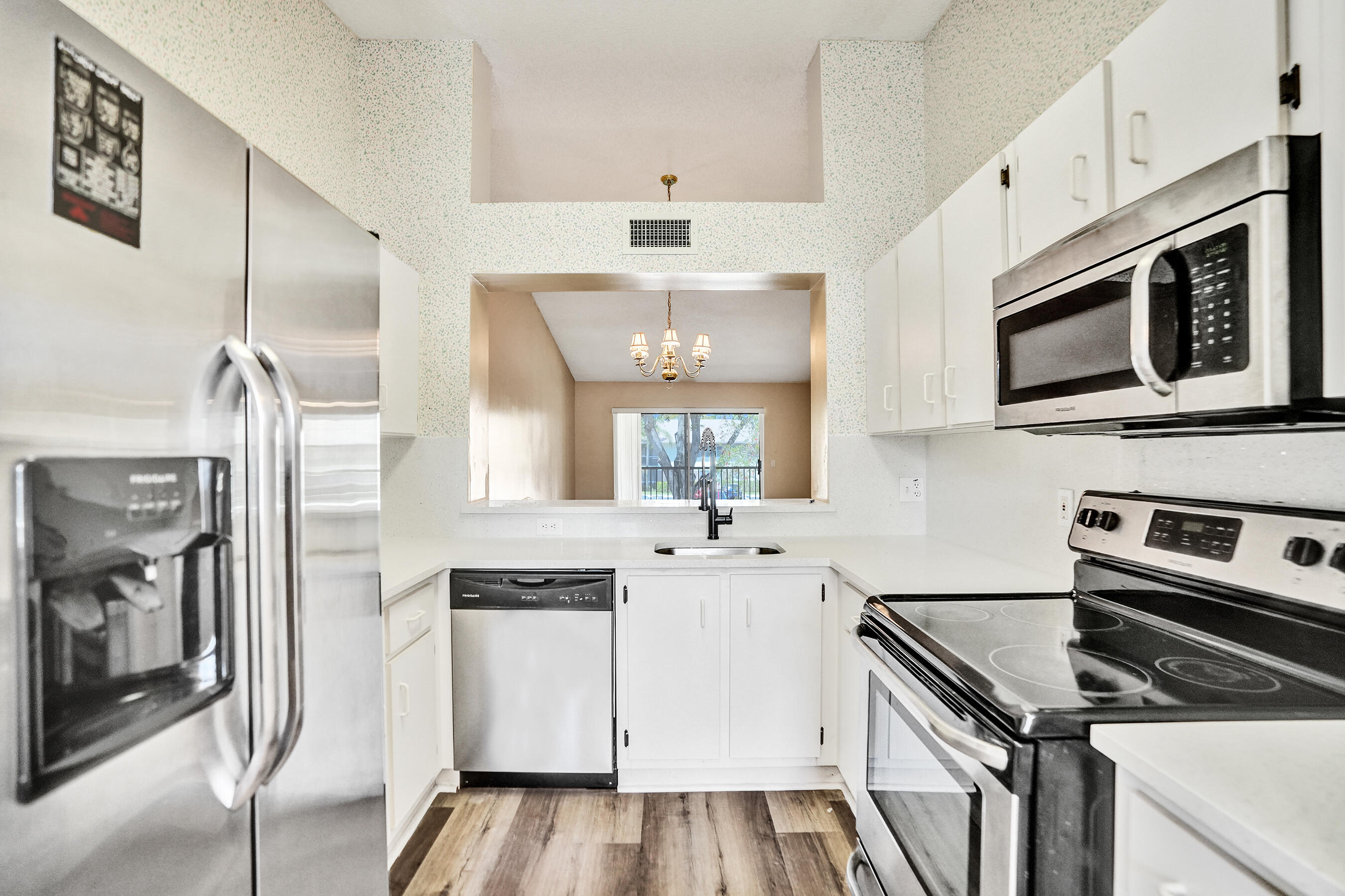 TRENT CONDOMINIUM - Residential