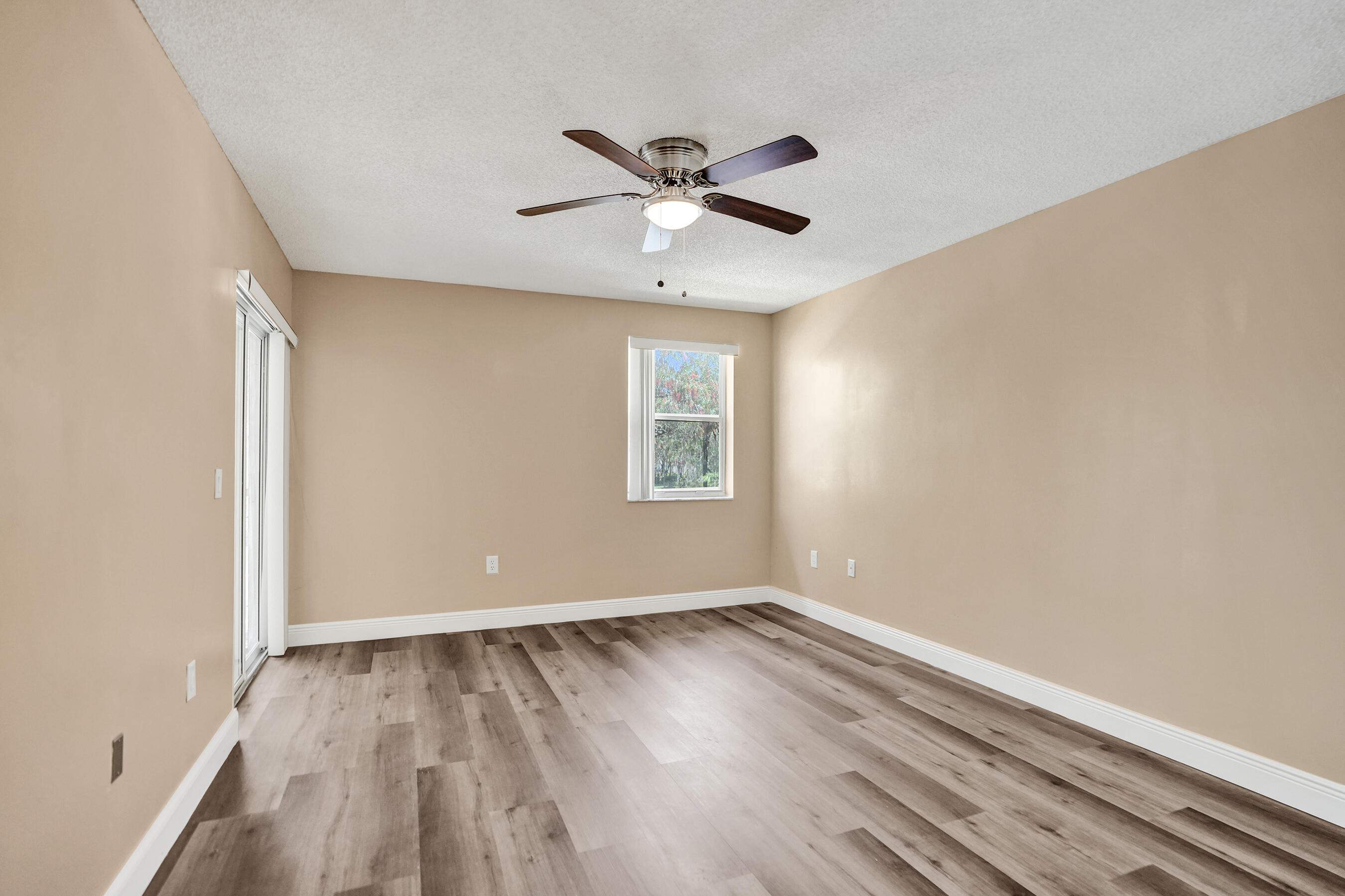 TRENT CONDOMINIUM - Residential