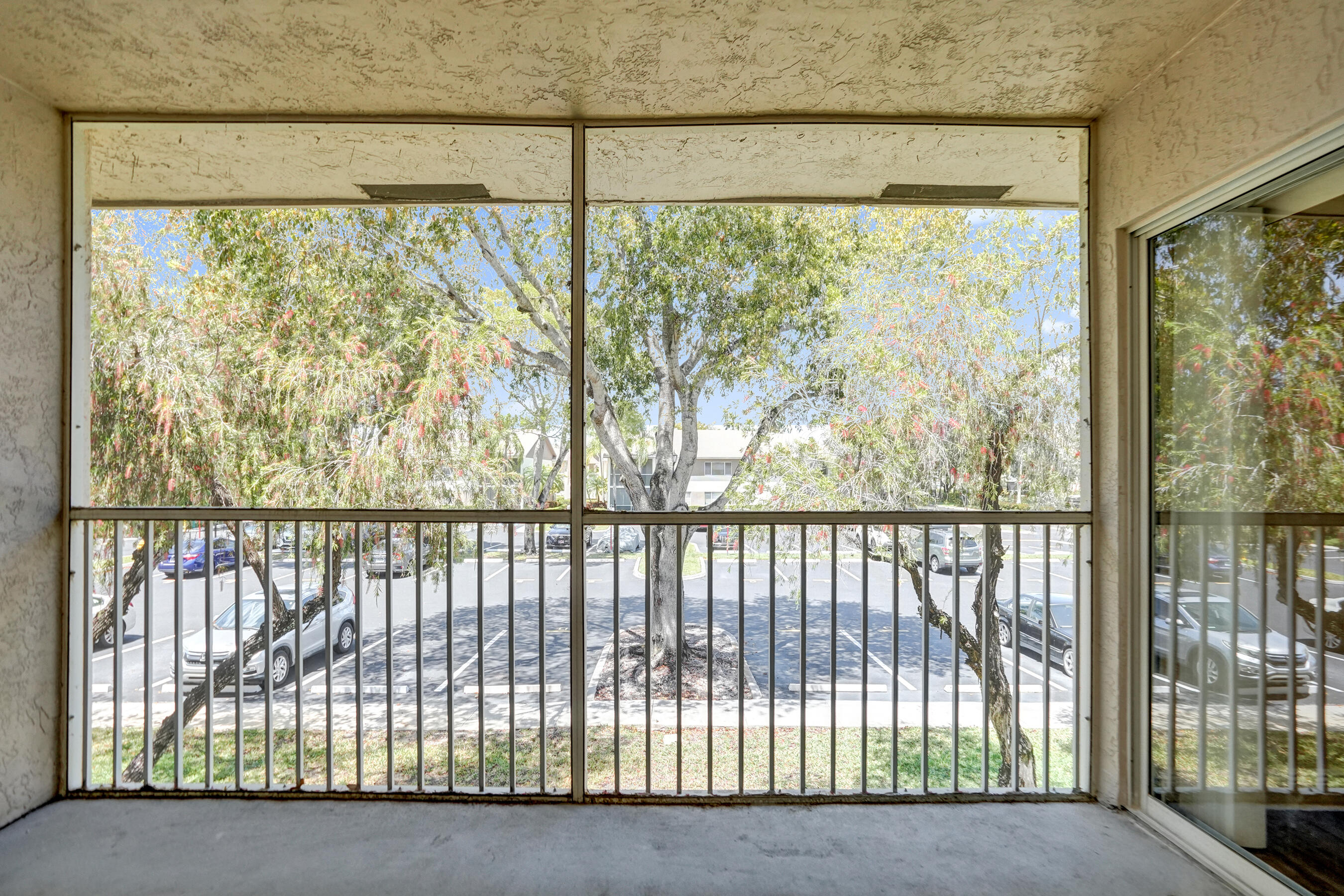 TRENT CONDOMINIUM - Residential