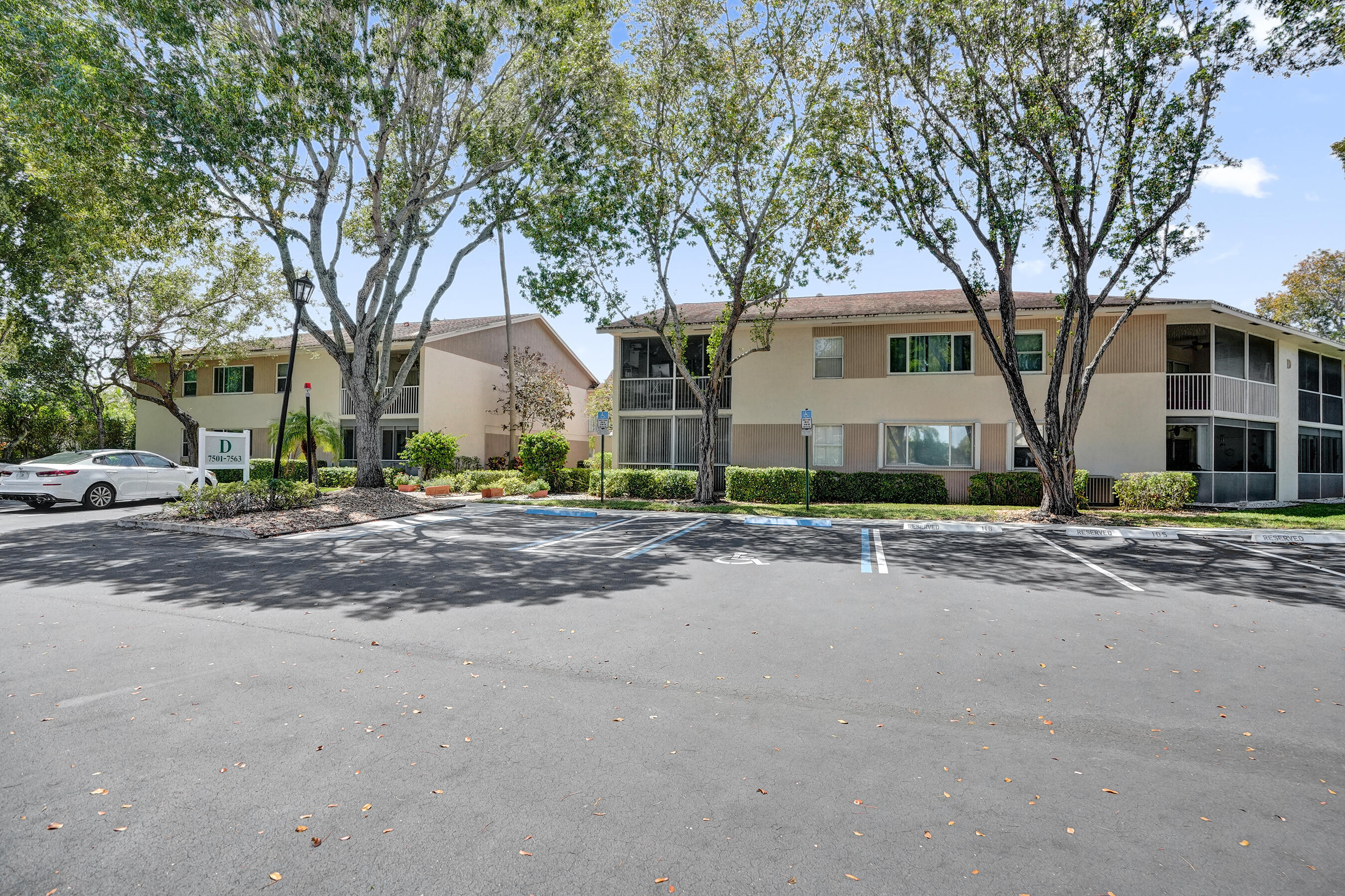 TRENT CONDOMINIUM - Residential