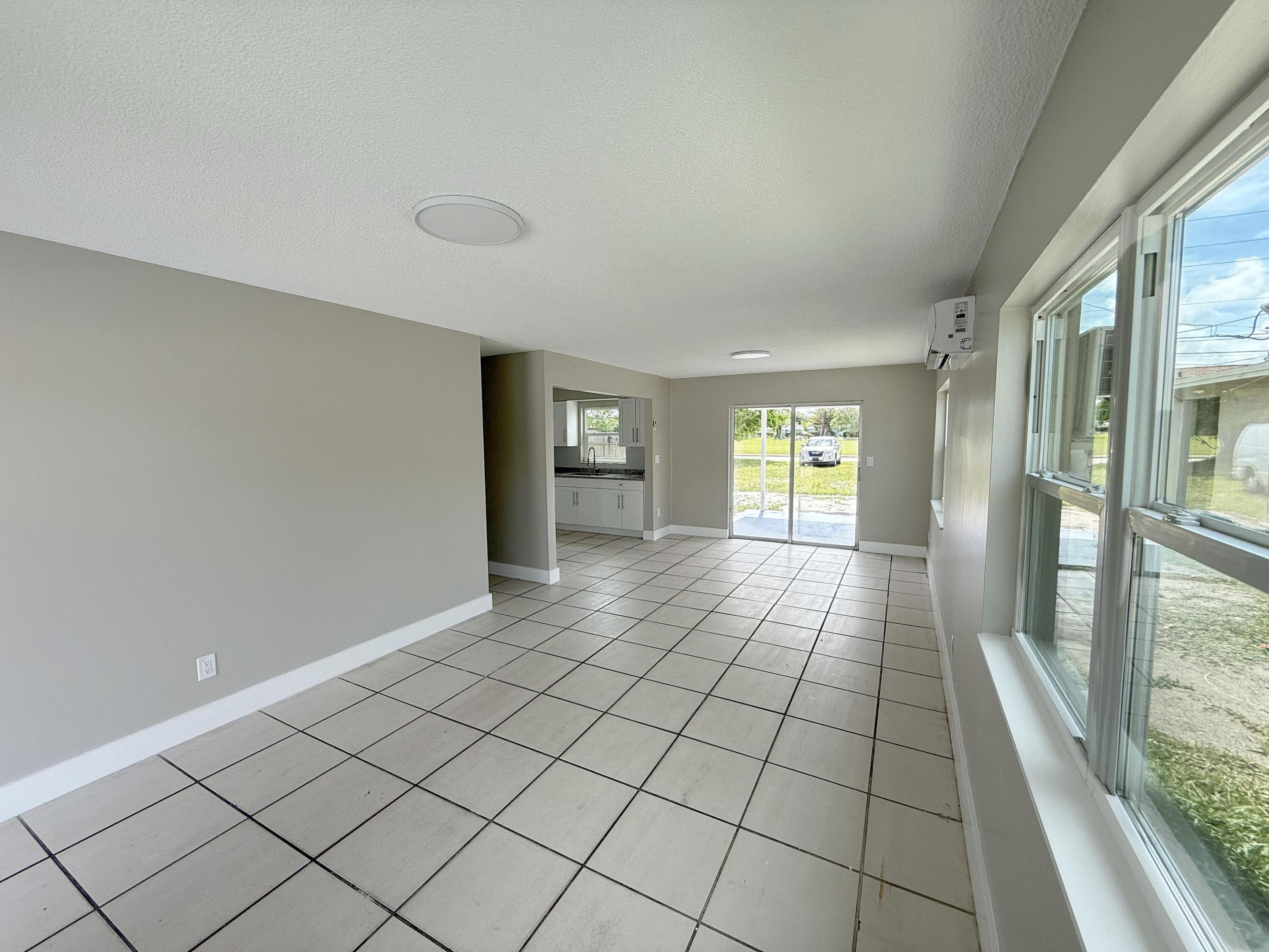 ROCK HILL SEC - Residential Lease