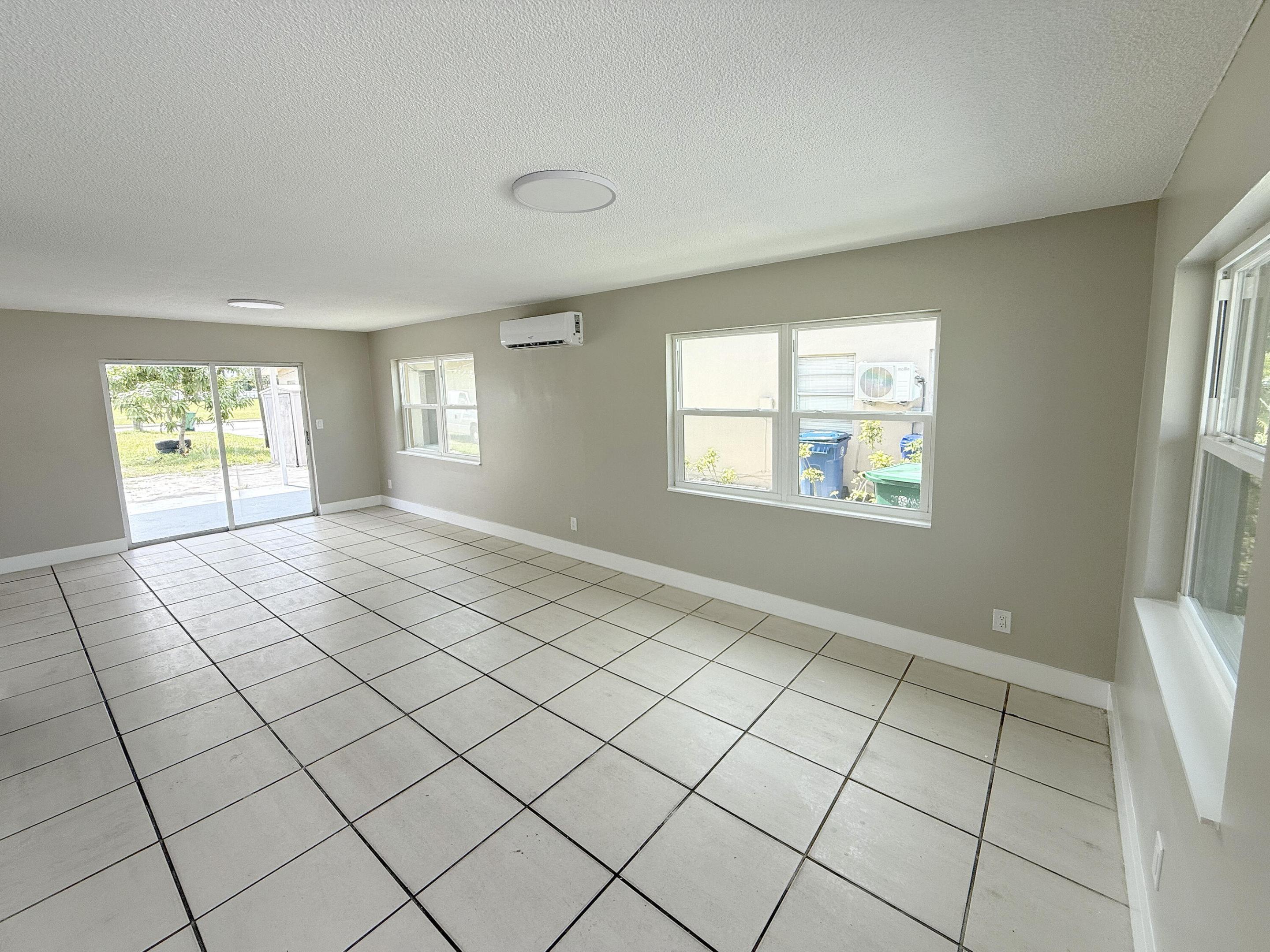 ROCK HILL SEC - Residential Lease