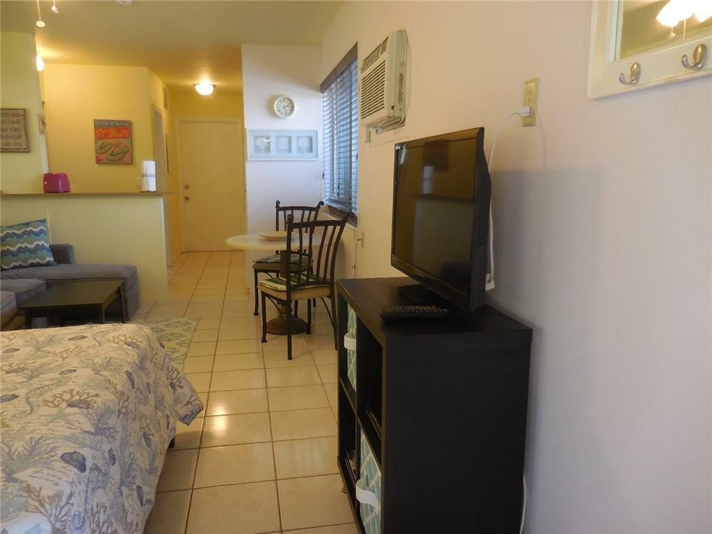 Lakeside 23-38 B - Residential Lease