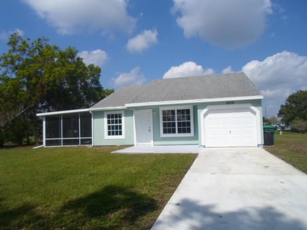 Photo of 2010 SE West Dunbrooke Circle, Port Saint Lucie, FL 34953 (MLS # R10723230)