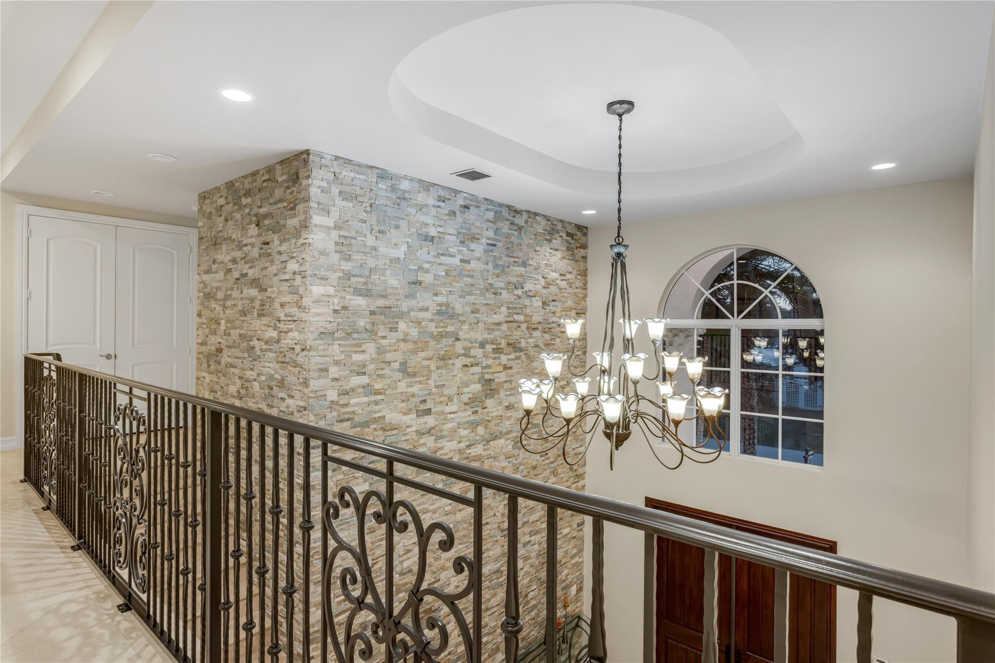 Lake Placid 35-23 B - Residential