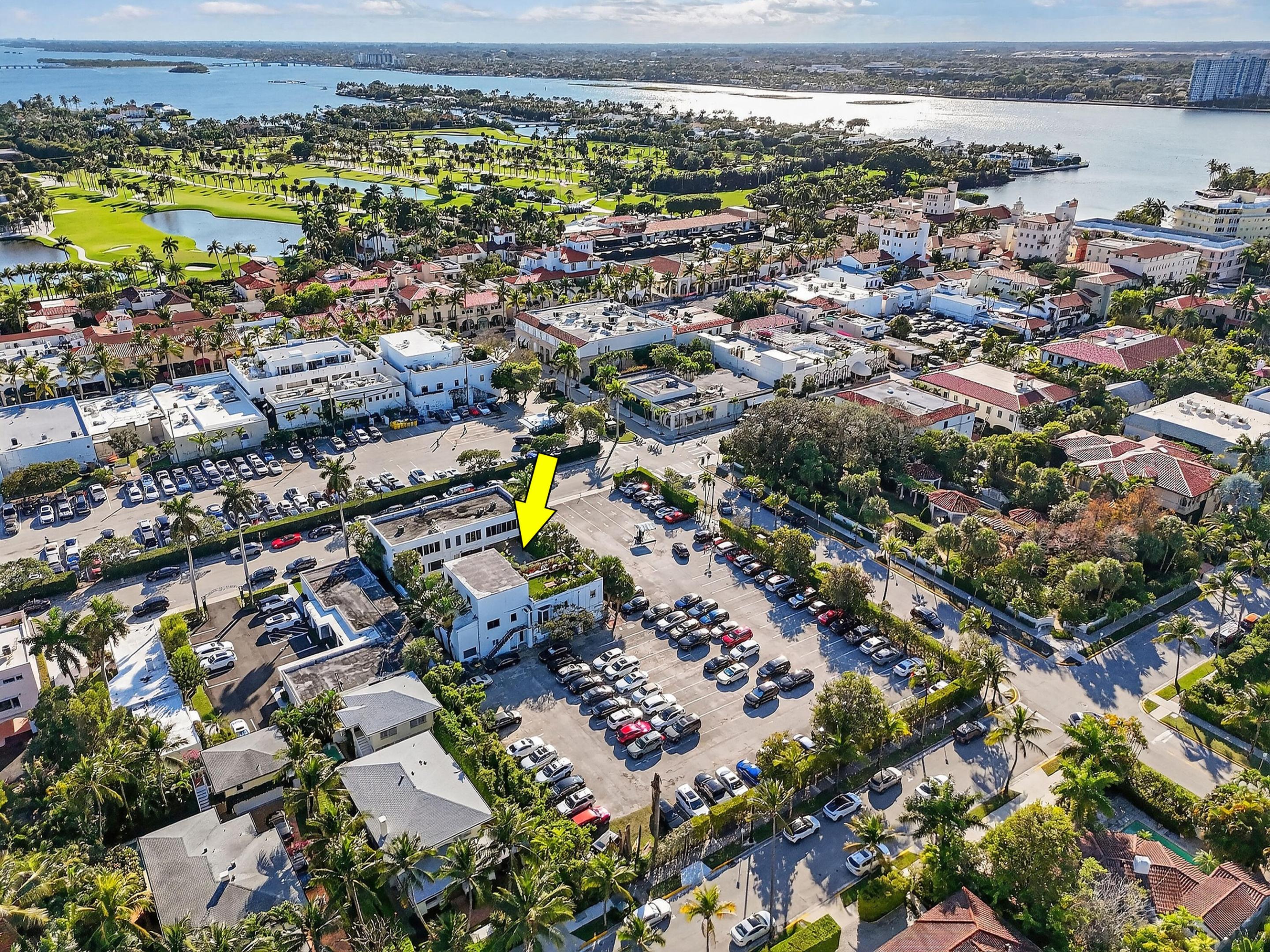 249 Peruvian Avenue 1811