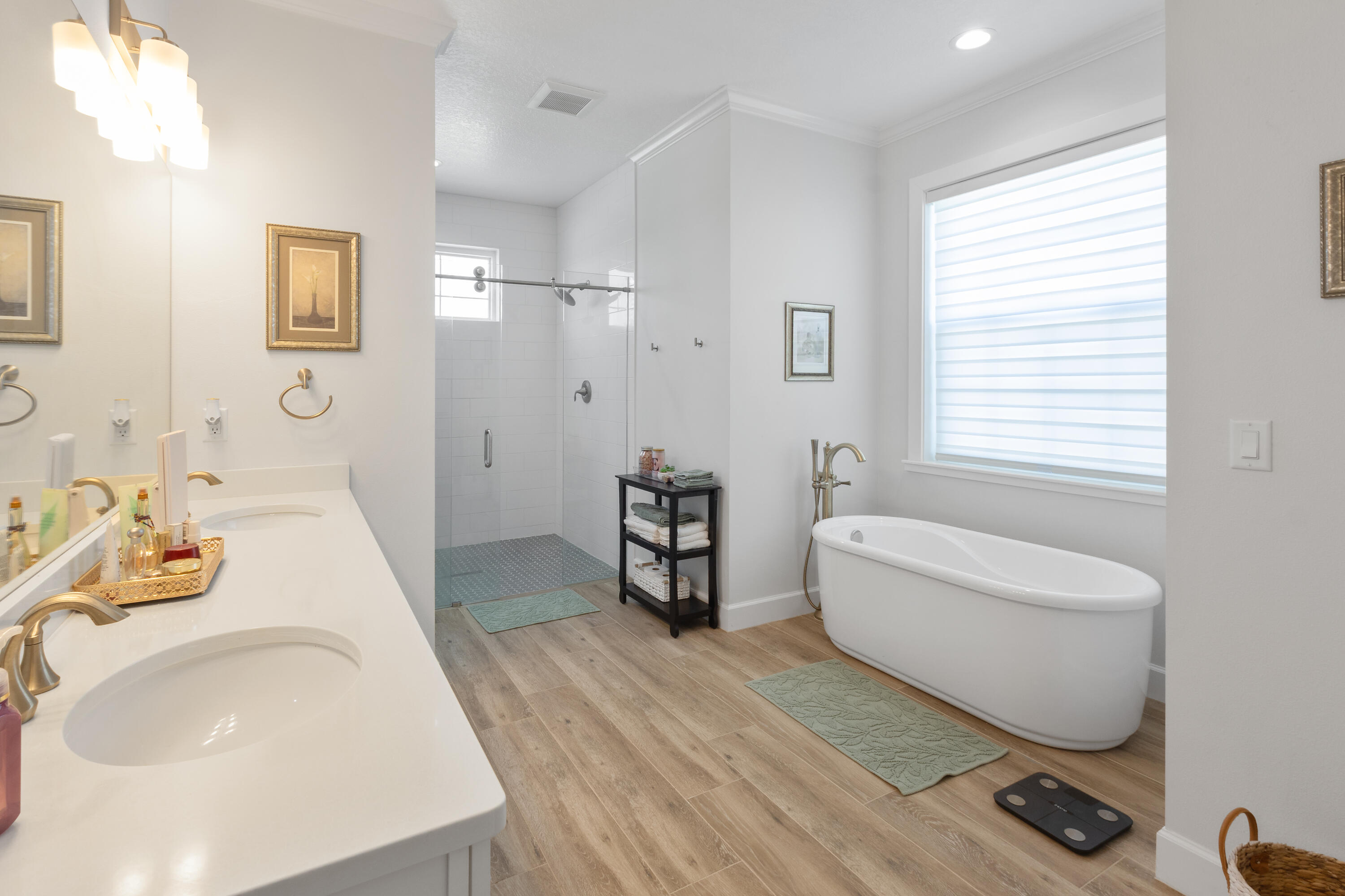 SHERMAN WOOD RANCHES - Residential