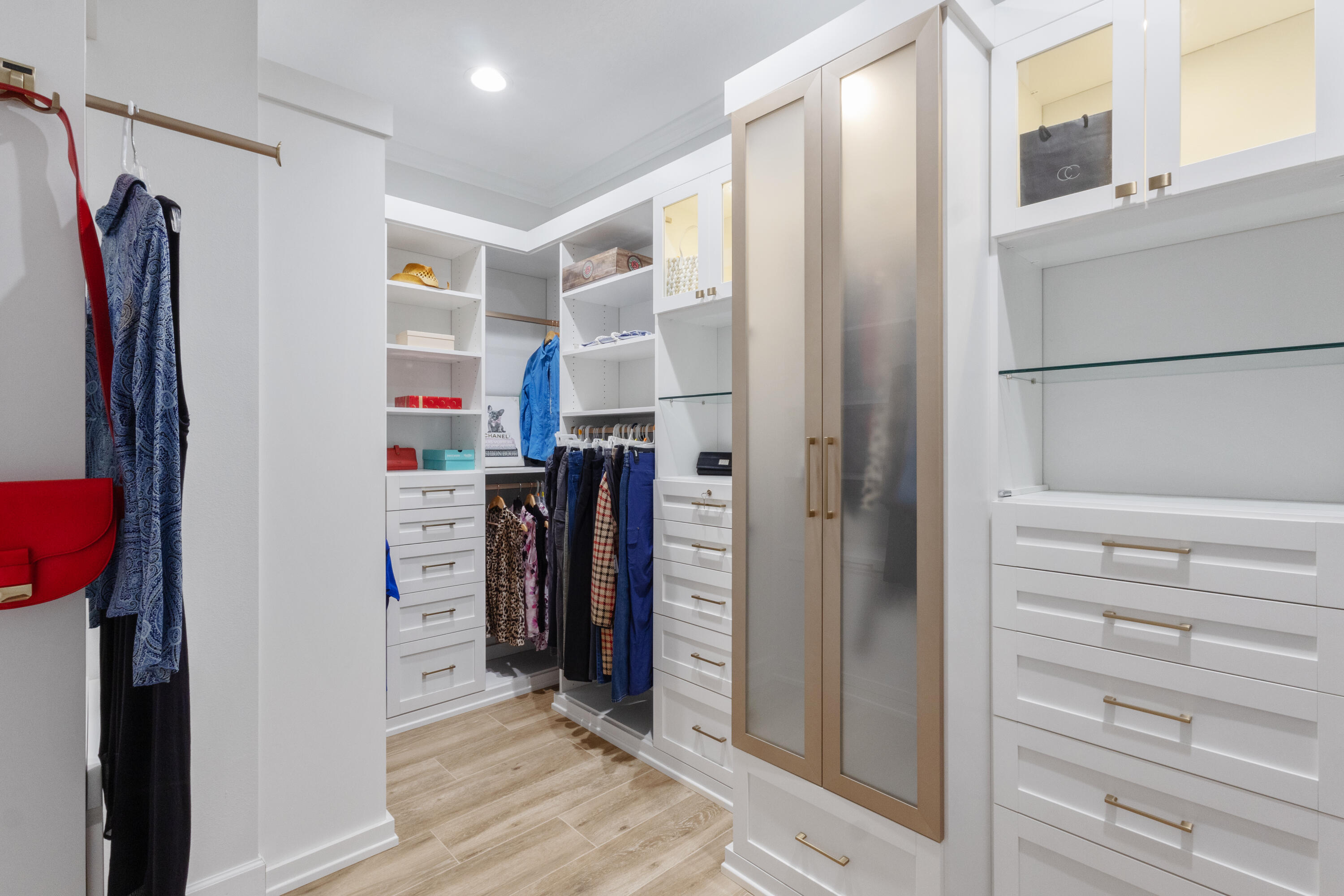 SHERMAN WOOD RANCHES - Residential