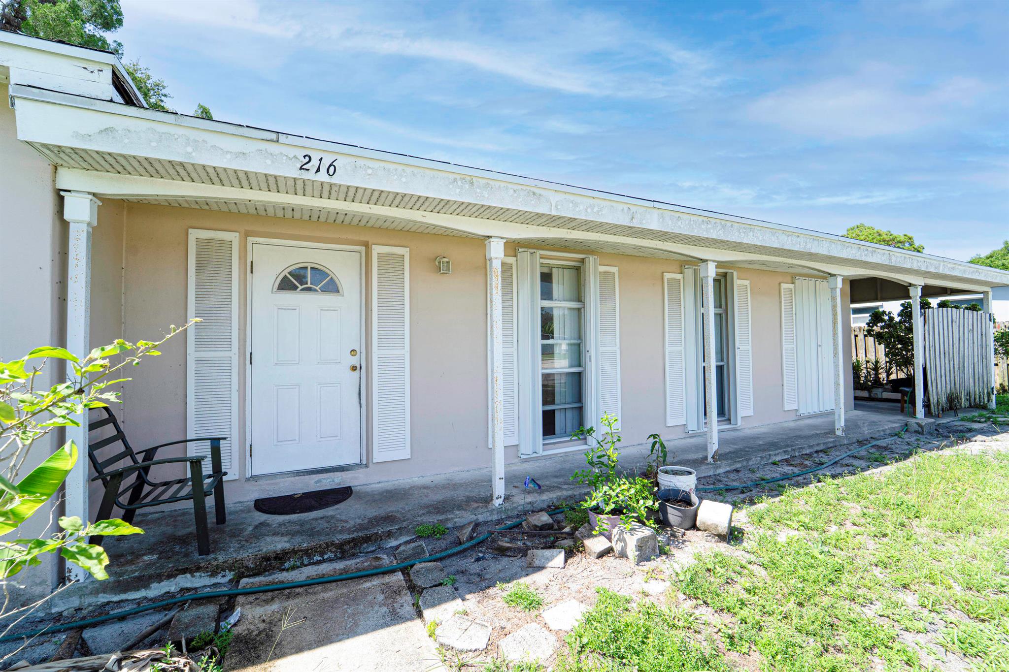 216 Prima Vista Boulevard