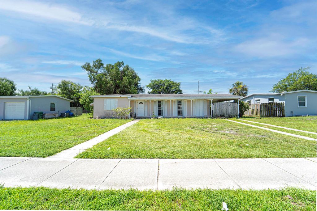 Photo of 216 Prima Vista Boulevard, Port Saint Lucie, FL 34983 (MLS # R11103084)