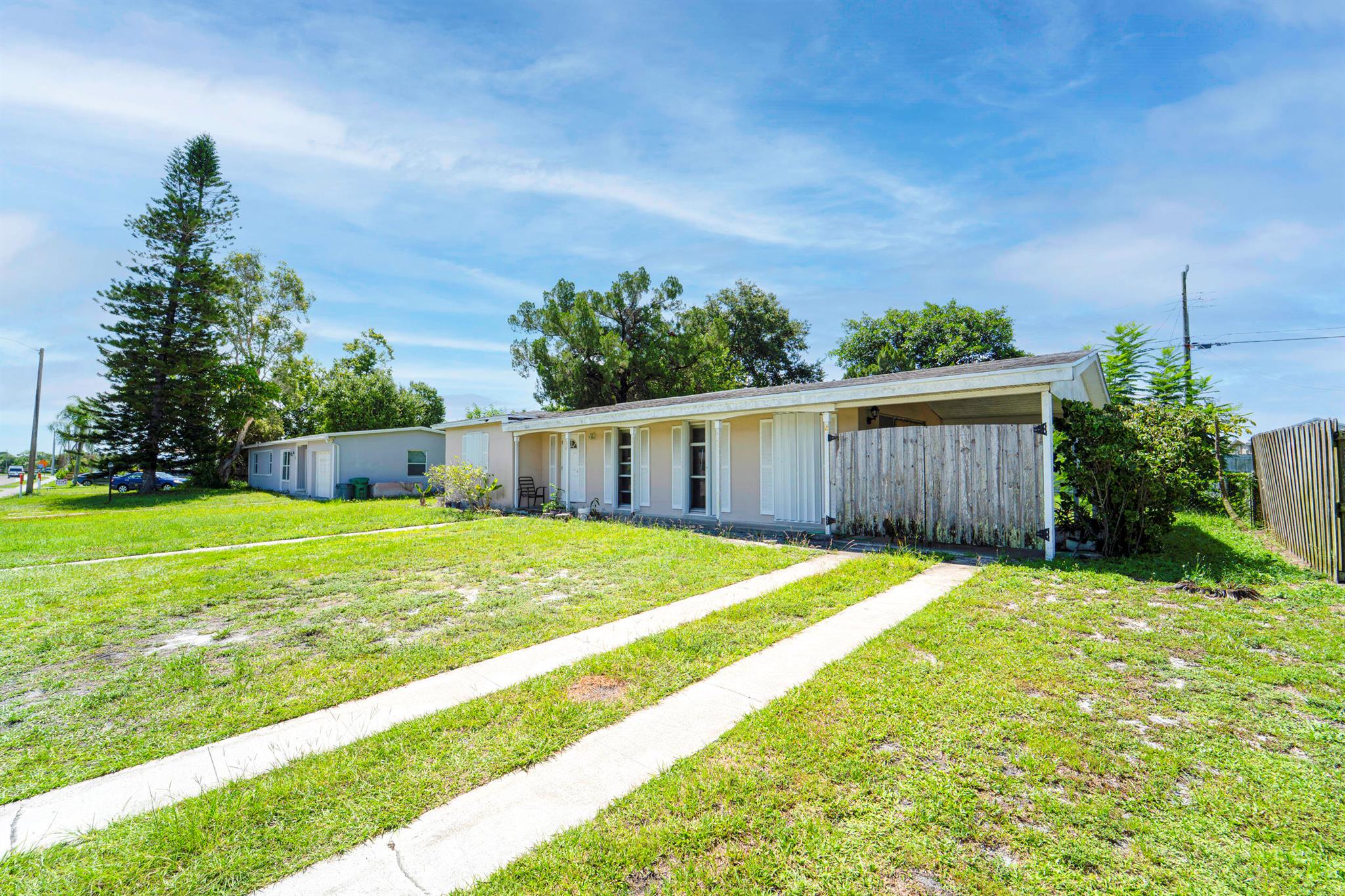 216 Prima Vista Boulevard