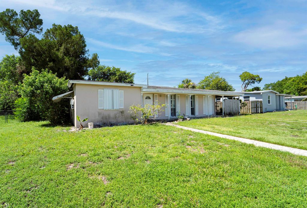 Photo of 216 Prima Vista Boulevard, Port Saint Lucie, FL 34983 (MLS # R11103084)