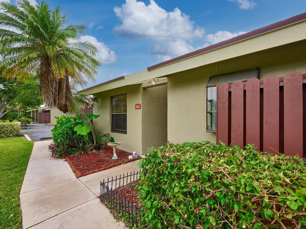 Photo of 151 Meadows Drive, Boynton Beach, FL 33436 (MLS # R11090161)