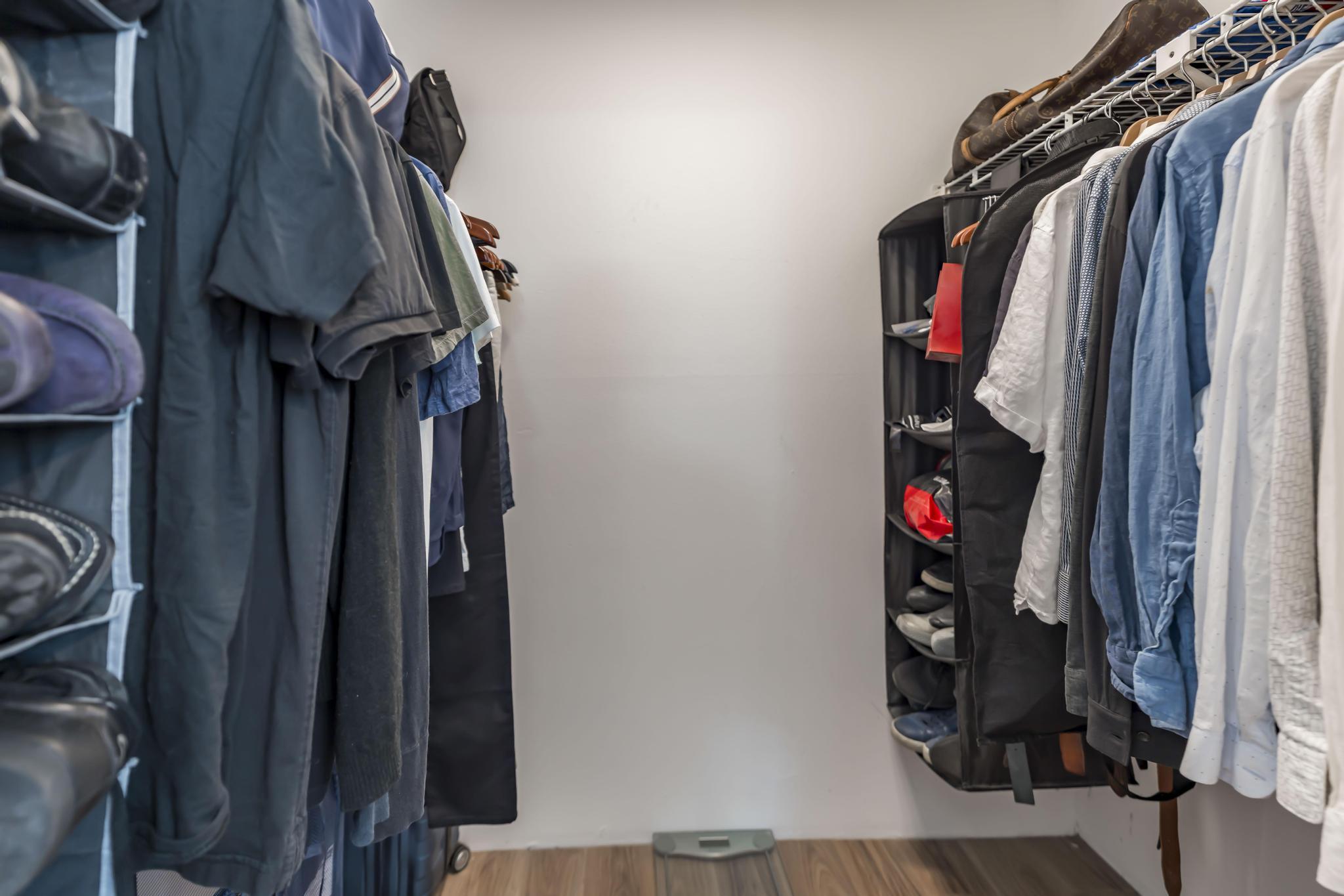 RACQUET CLUB APARTMENTS AT - Residential