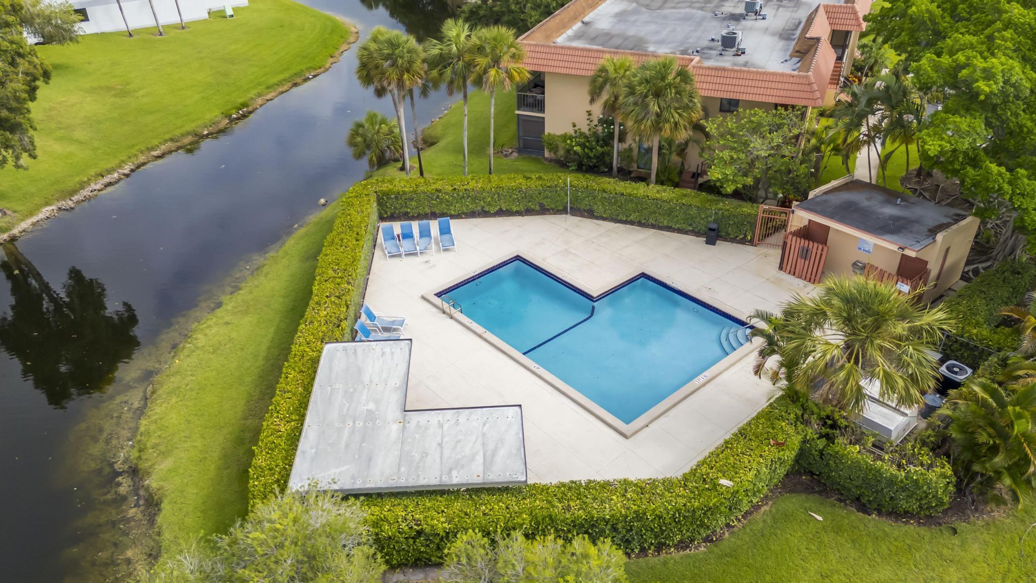 RACQUET CLUB APARTMENTS AT - Residential