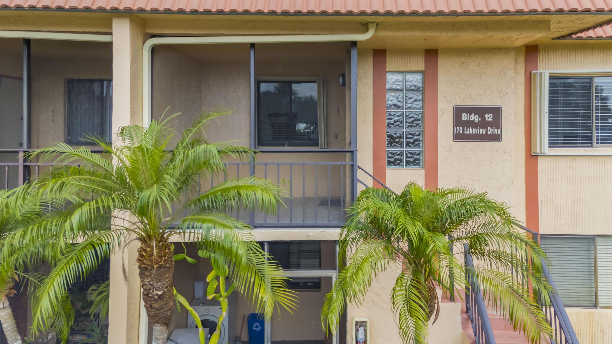 RACQUET CLUB APARTMENTS AT - Residential