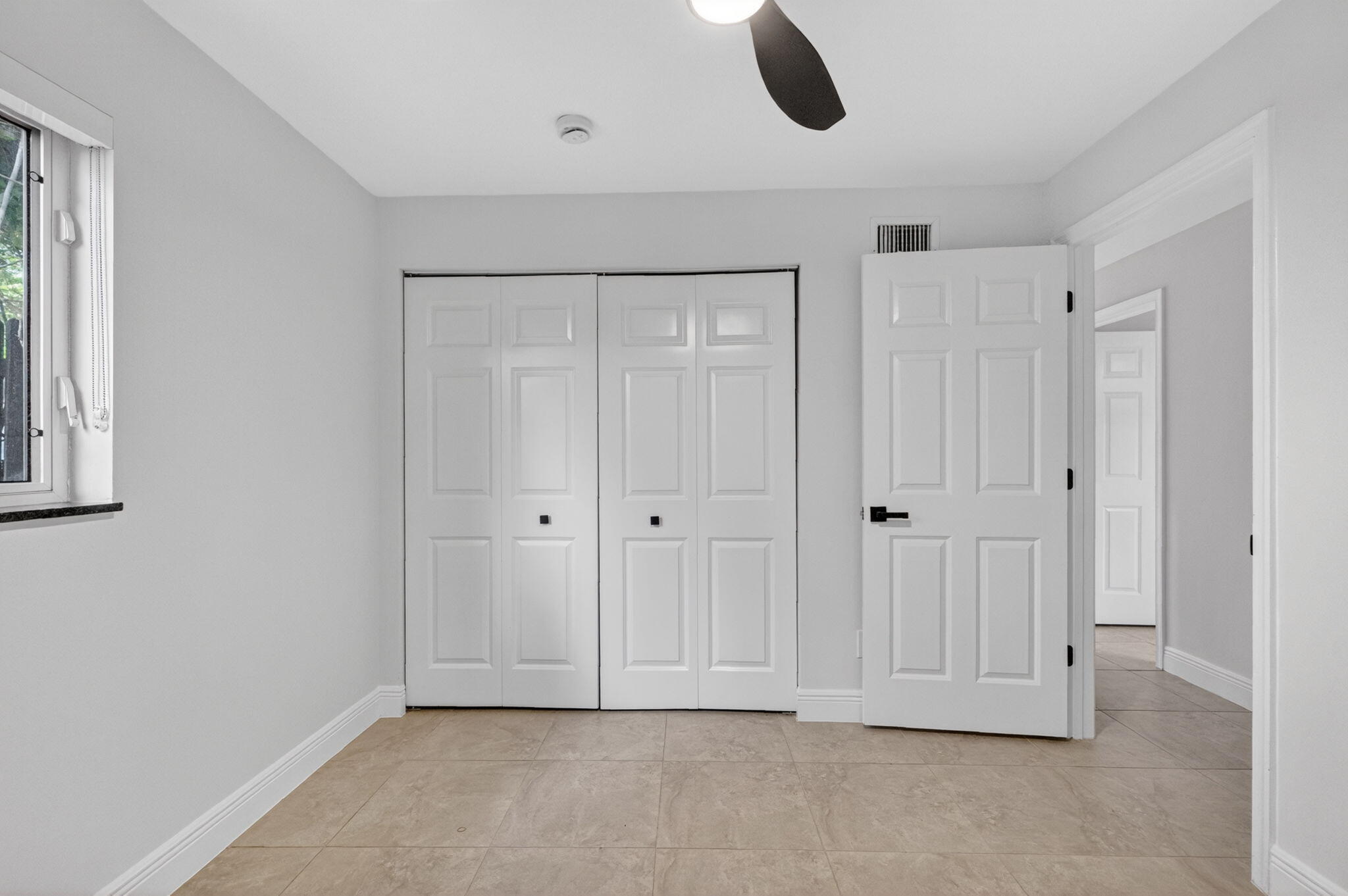 BREEZYWAY MANOR SECOND ADD - Residential