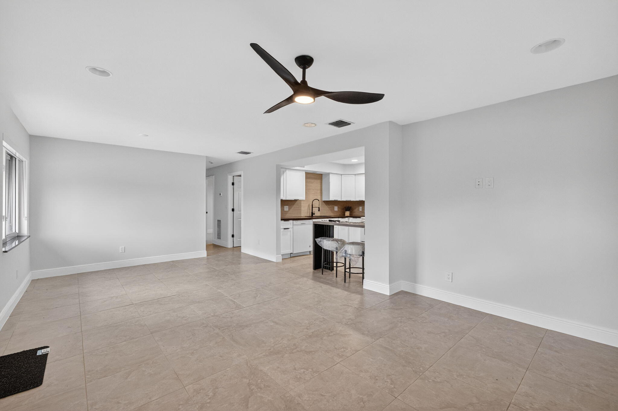 BREEZYWAY MANOR SECOND ADD - Residential