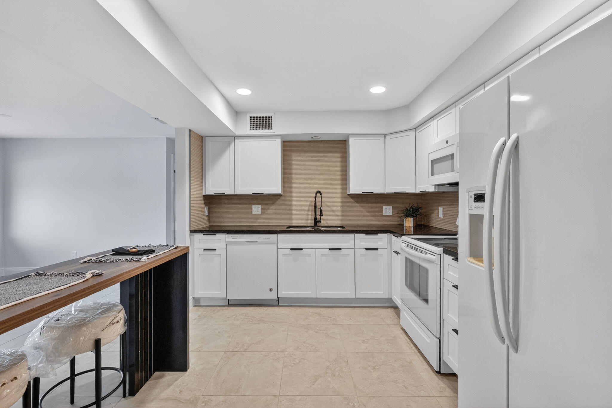 BREEZYWAY MANOR SECOND ADD - Residential