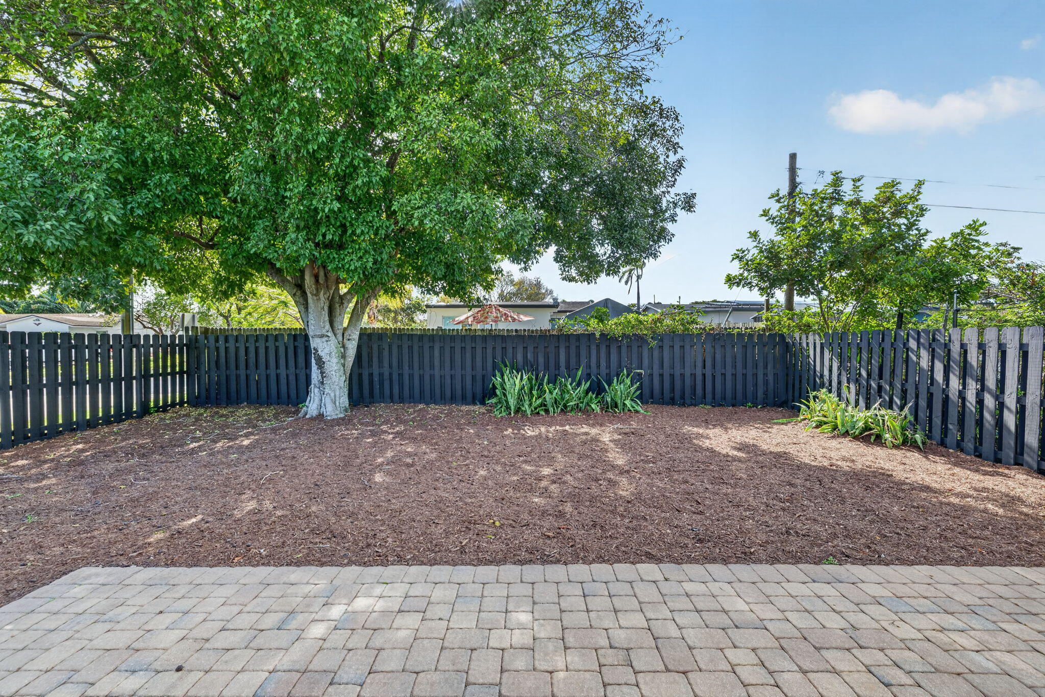 BREEZYWAY MANOR SECOND ADD - Residential