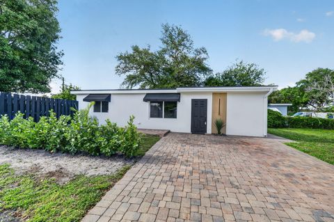 Tiny photo for 1391 SW 33rd Terrace, Fort Lauderdale, FL 33312 (MLS # B26014310)
