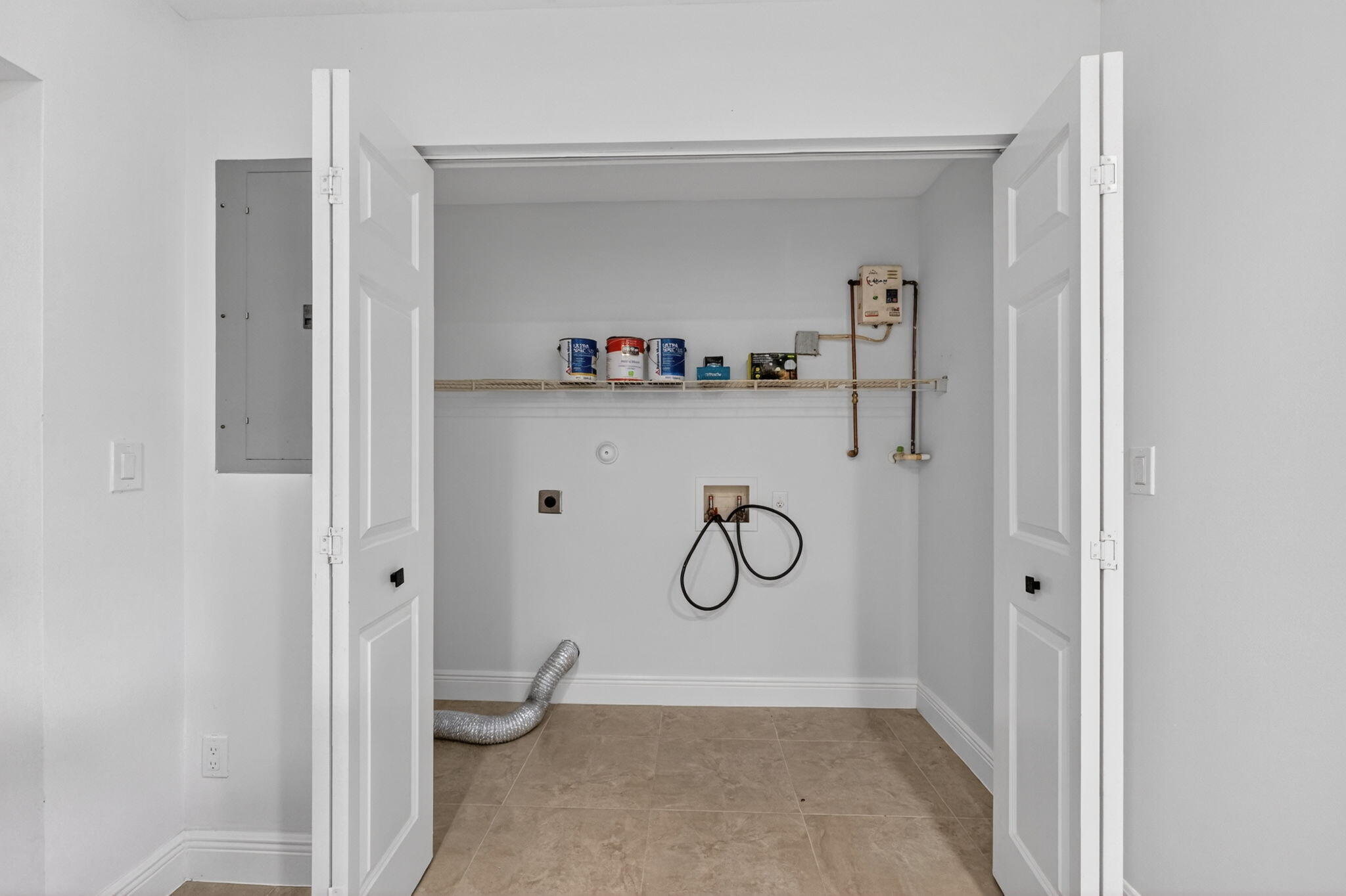 BREEZYWAY MANOR SECOND ADD - Residential