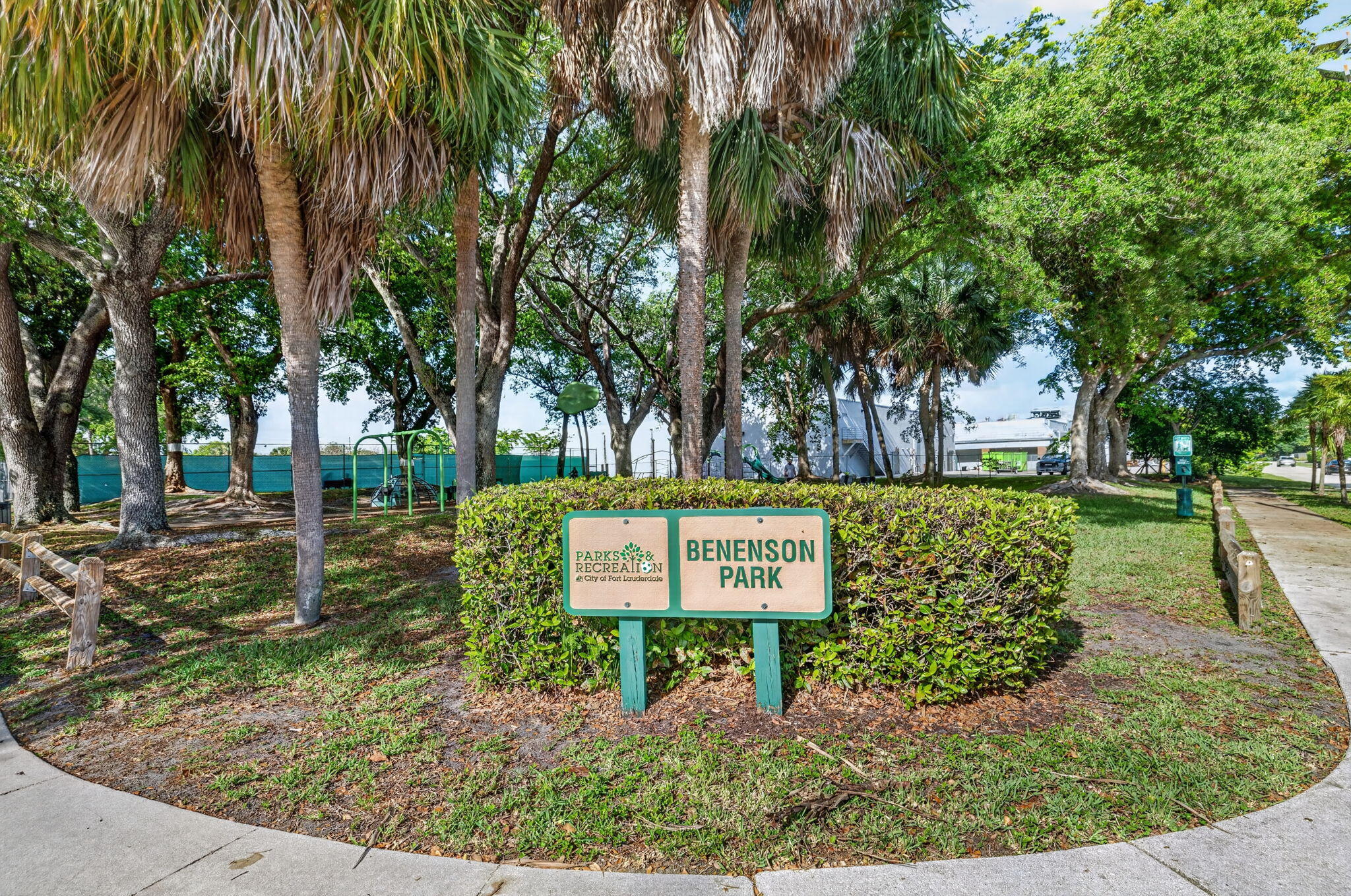 BREEZYWAY MANOR SECOND ADD - Residential