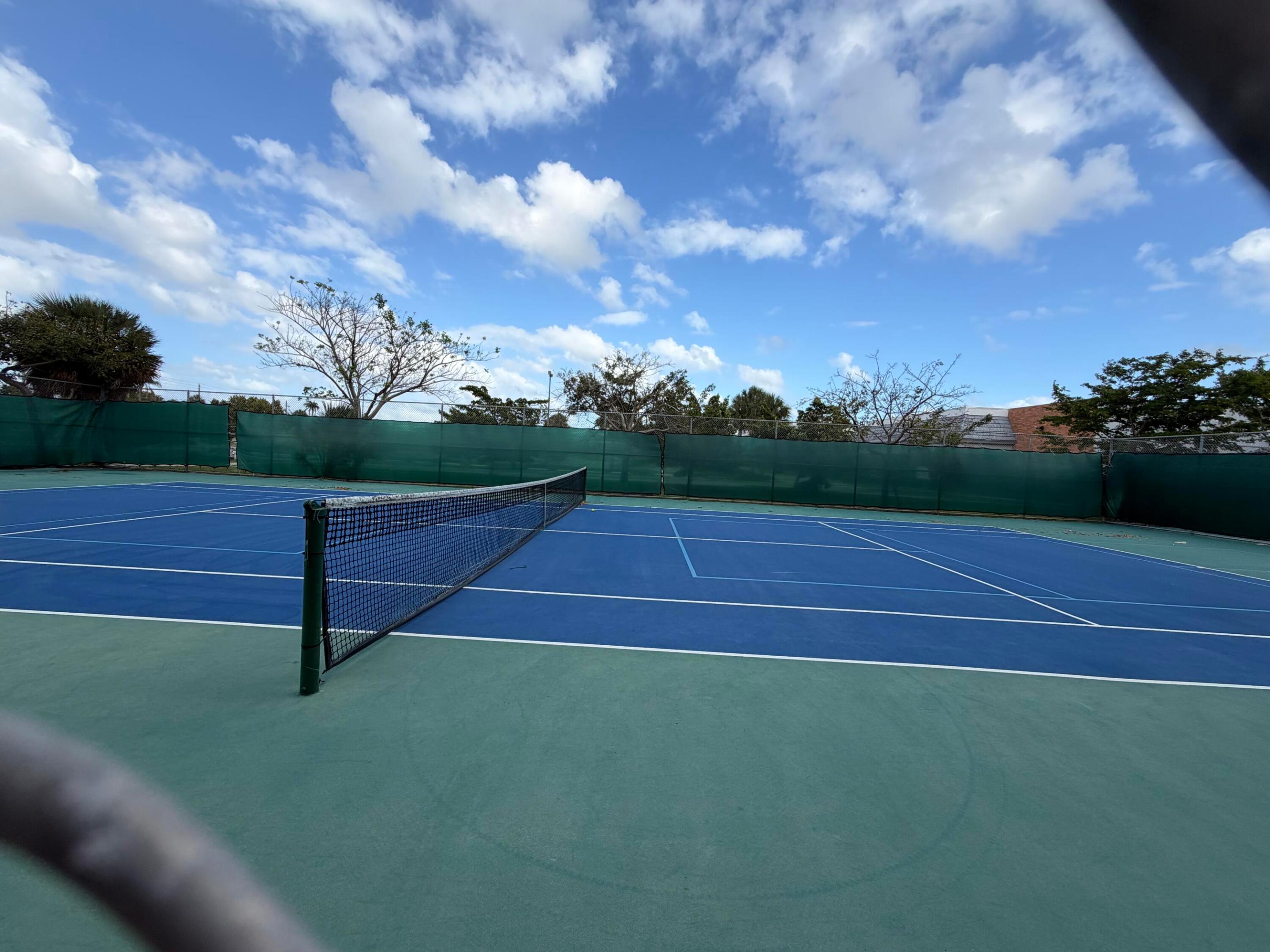 BREEZYWAY MANOR SECOND ADD - Residential