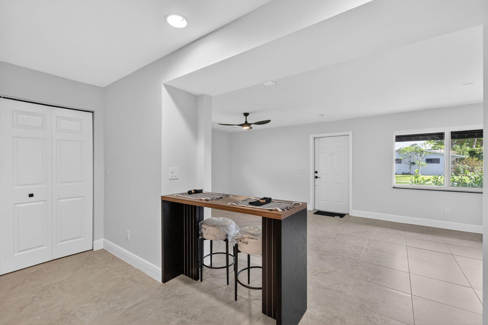 BREEZYWAY MANOR SECOND ADD - Residential