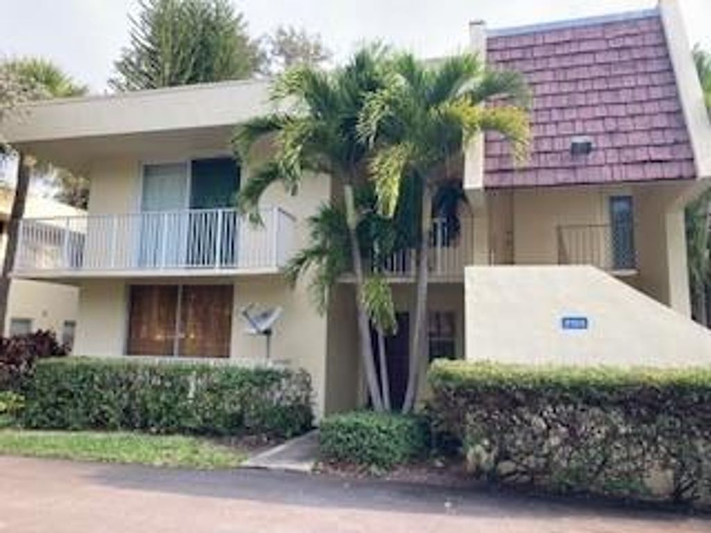 Photo of 3155 N Palm Aire Dr #108, Pompano Beach, FL 33069 (MLS # F10378318)