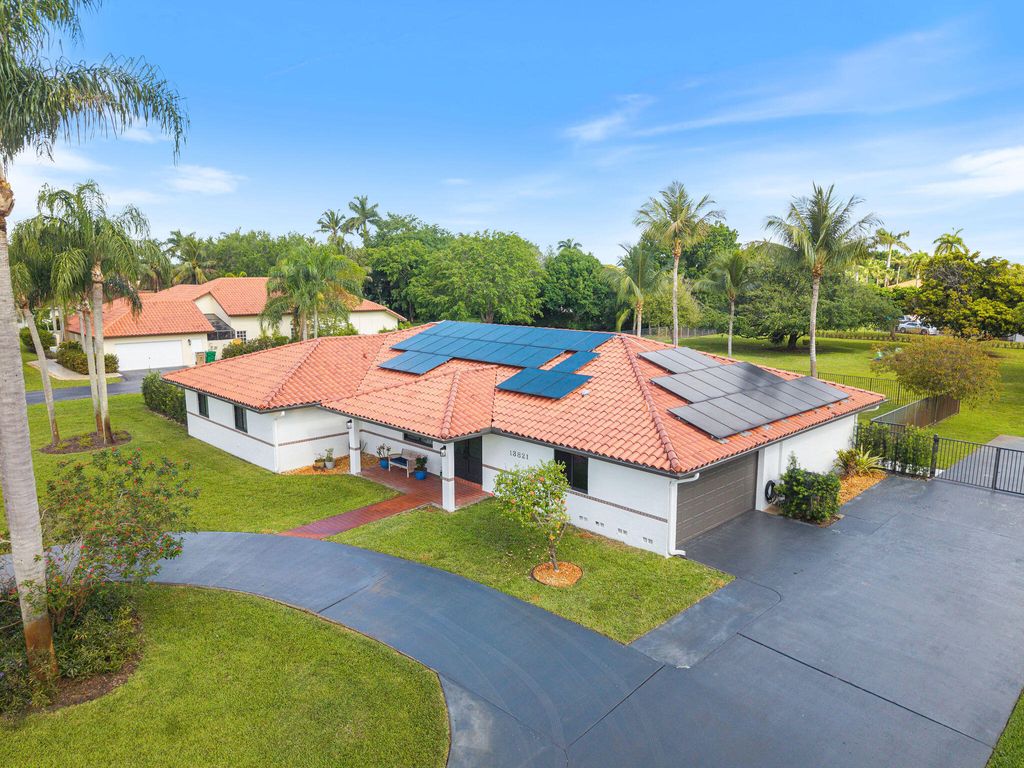 Photo of 13821 Alexandria Court, Davie, FL 33325 (MLS # B26012919)