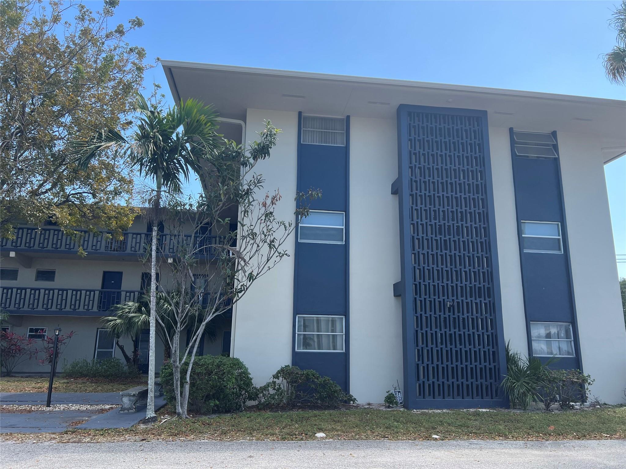 Great price, Move in condition, fast approval condo. Spacious 1 bedroom and 1 bath, tile throughout; big walking closet, nice kitchen cabinets, bathtub will be painted soon, granite table (fixed), 1 parking spot in front of the building for your convenience. Laundry in a common area