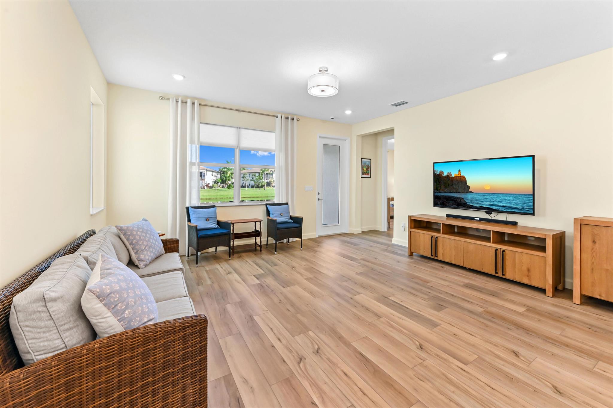 DELRAY TRAILS AT VILLA DE - Residential